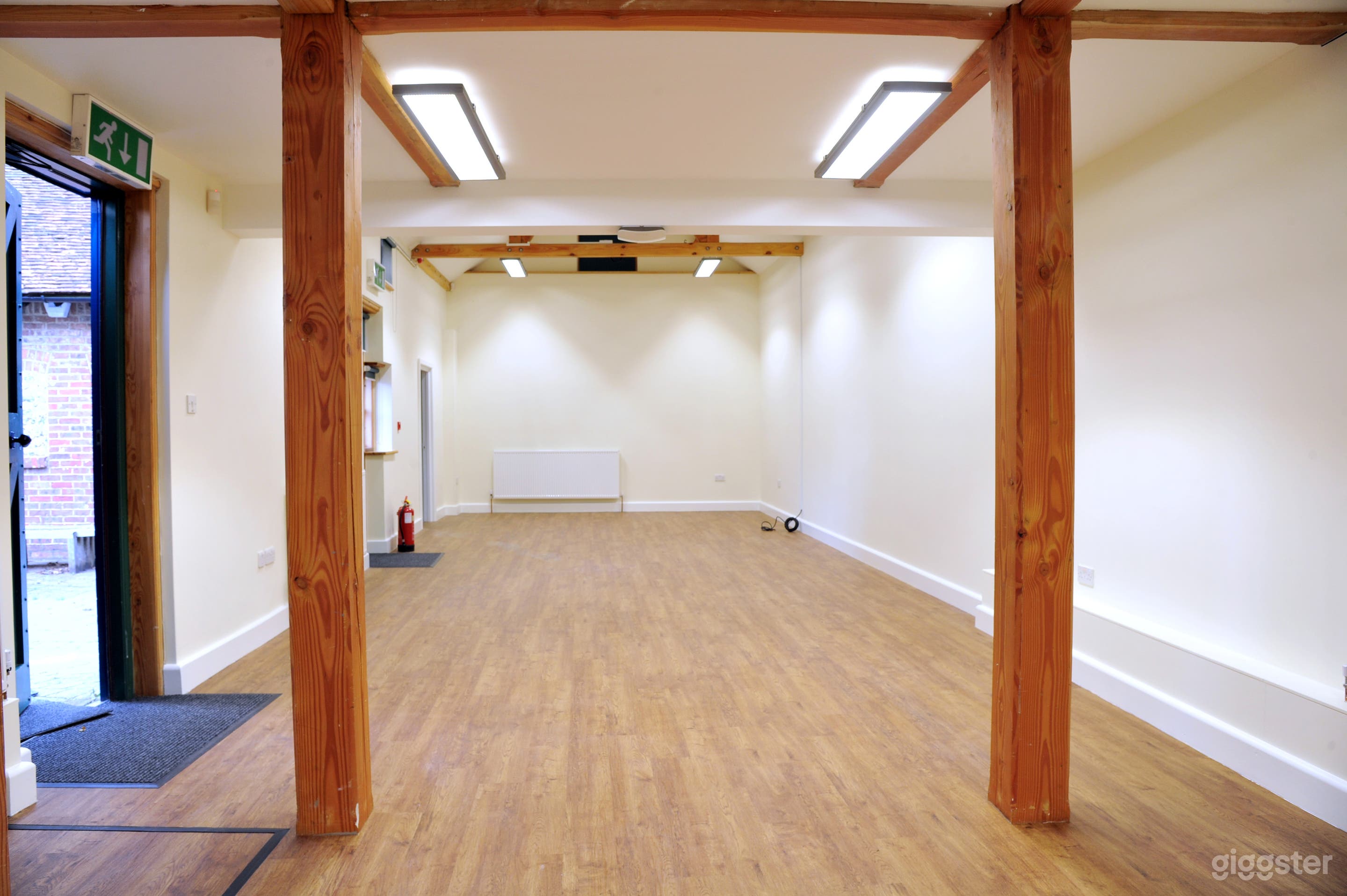 Converted Barn and Courtyard Photo 3