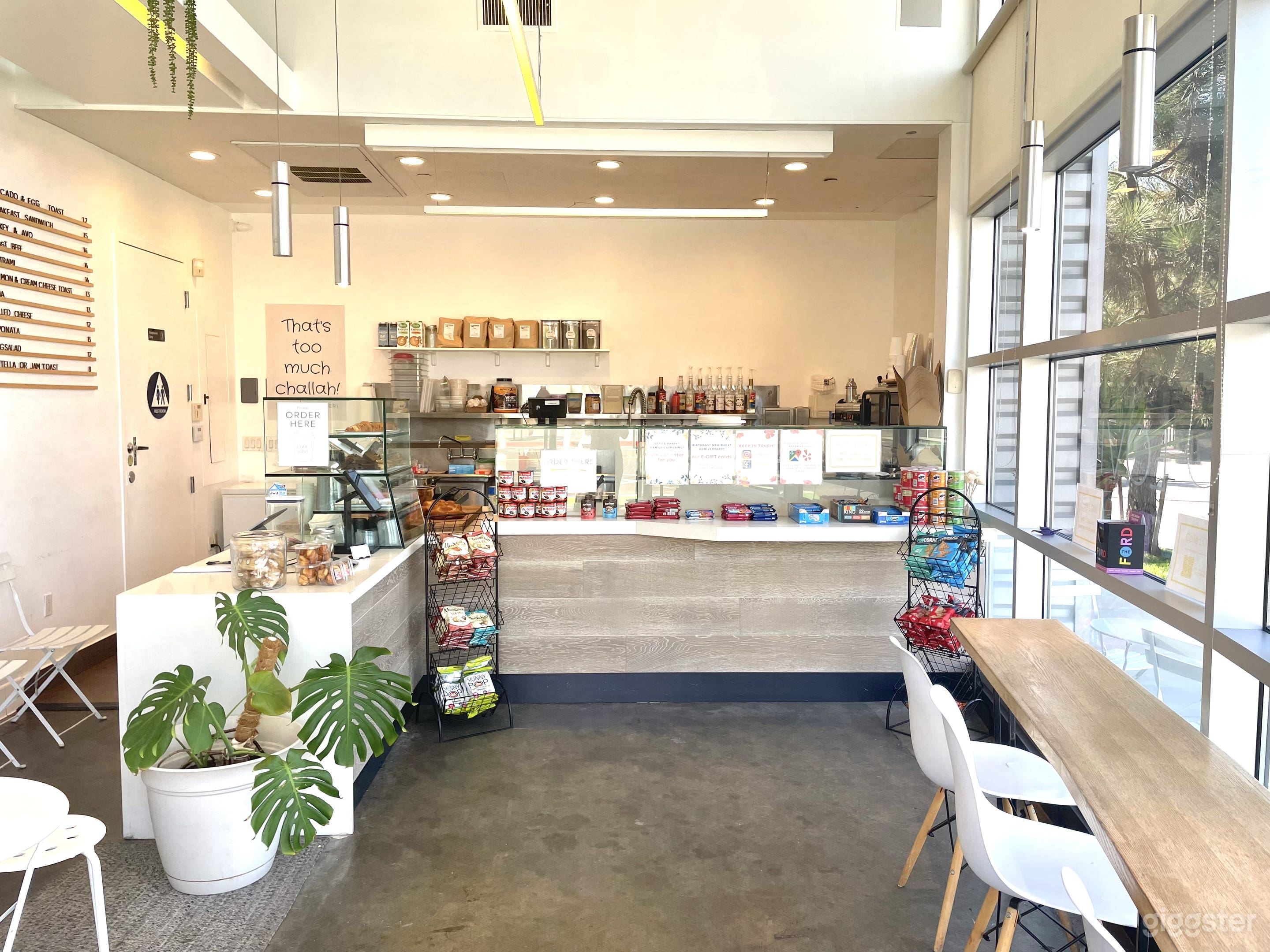 Modern coffee shop Photo 1