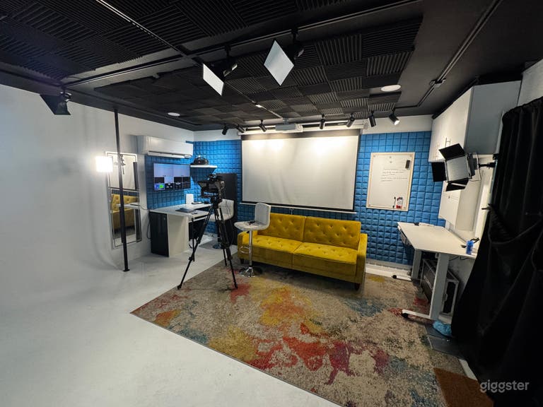  Vegas Production Estate | Cyclorama Studio, Tropical Pool 