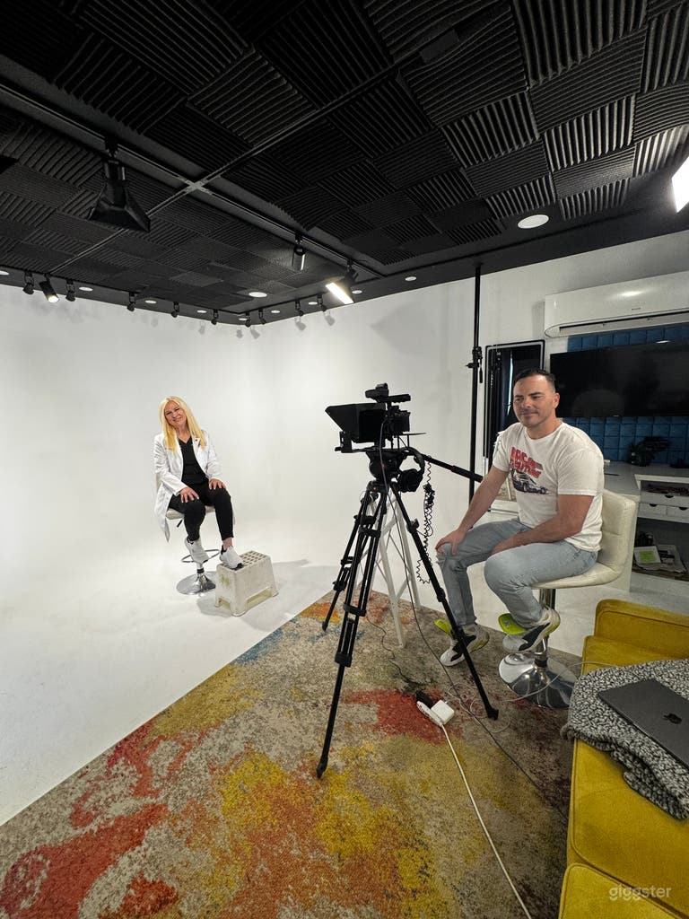 Vegas Production Estate | Cyclorama Studio, Tropical Pool 
