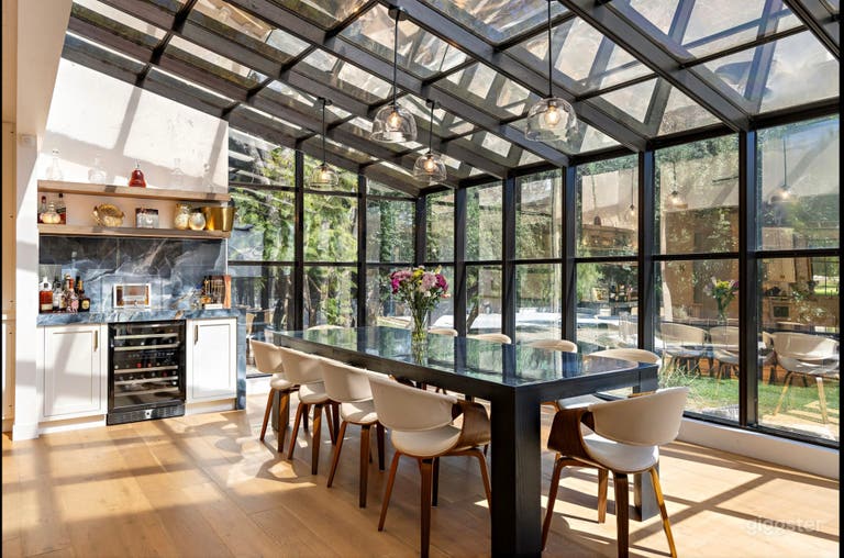  Sprawling 4.5 Acre Ranch Property 