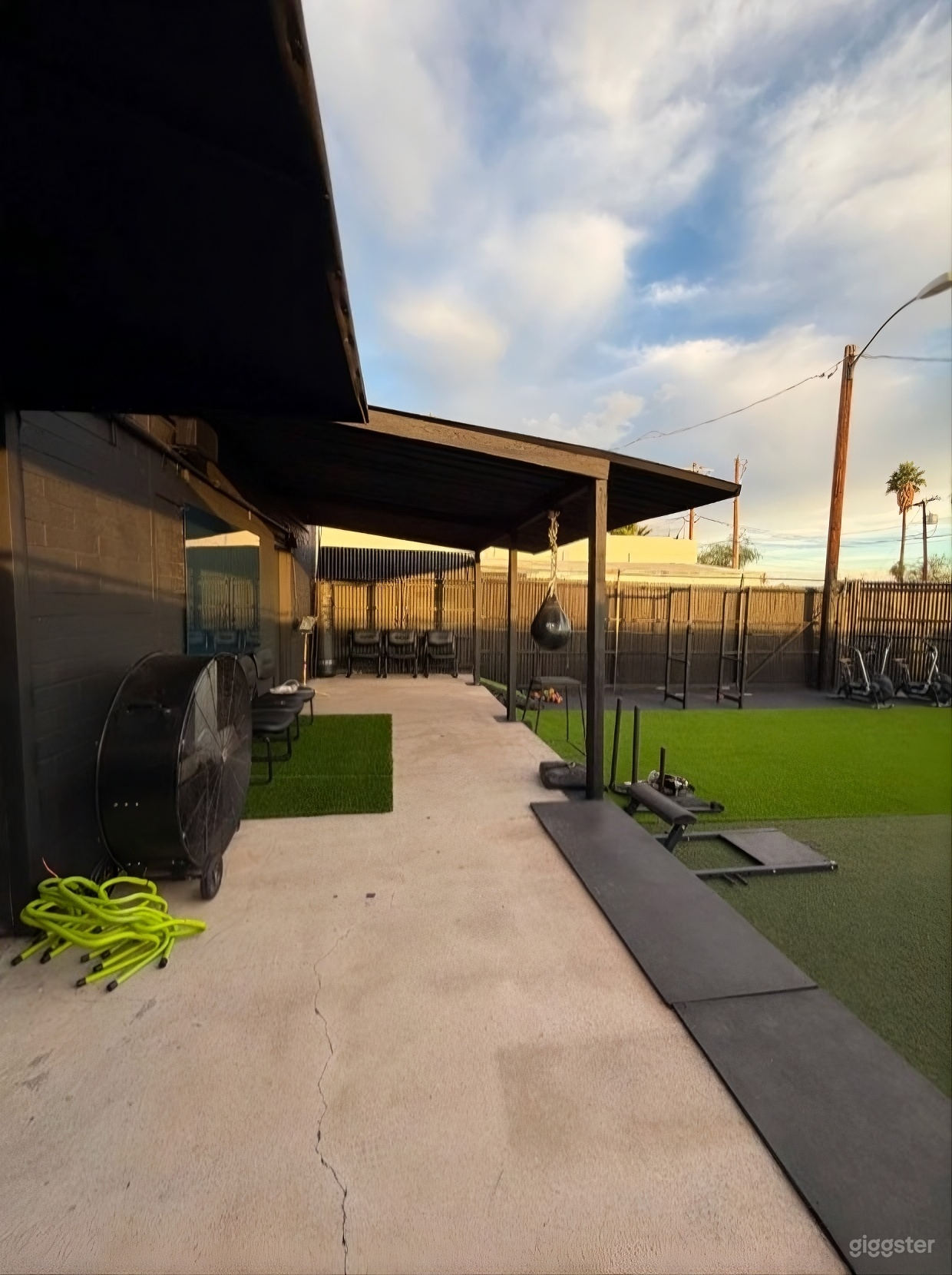 Private Outdoor Turf Yard for Fitness, Events & Shoots Photo 2