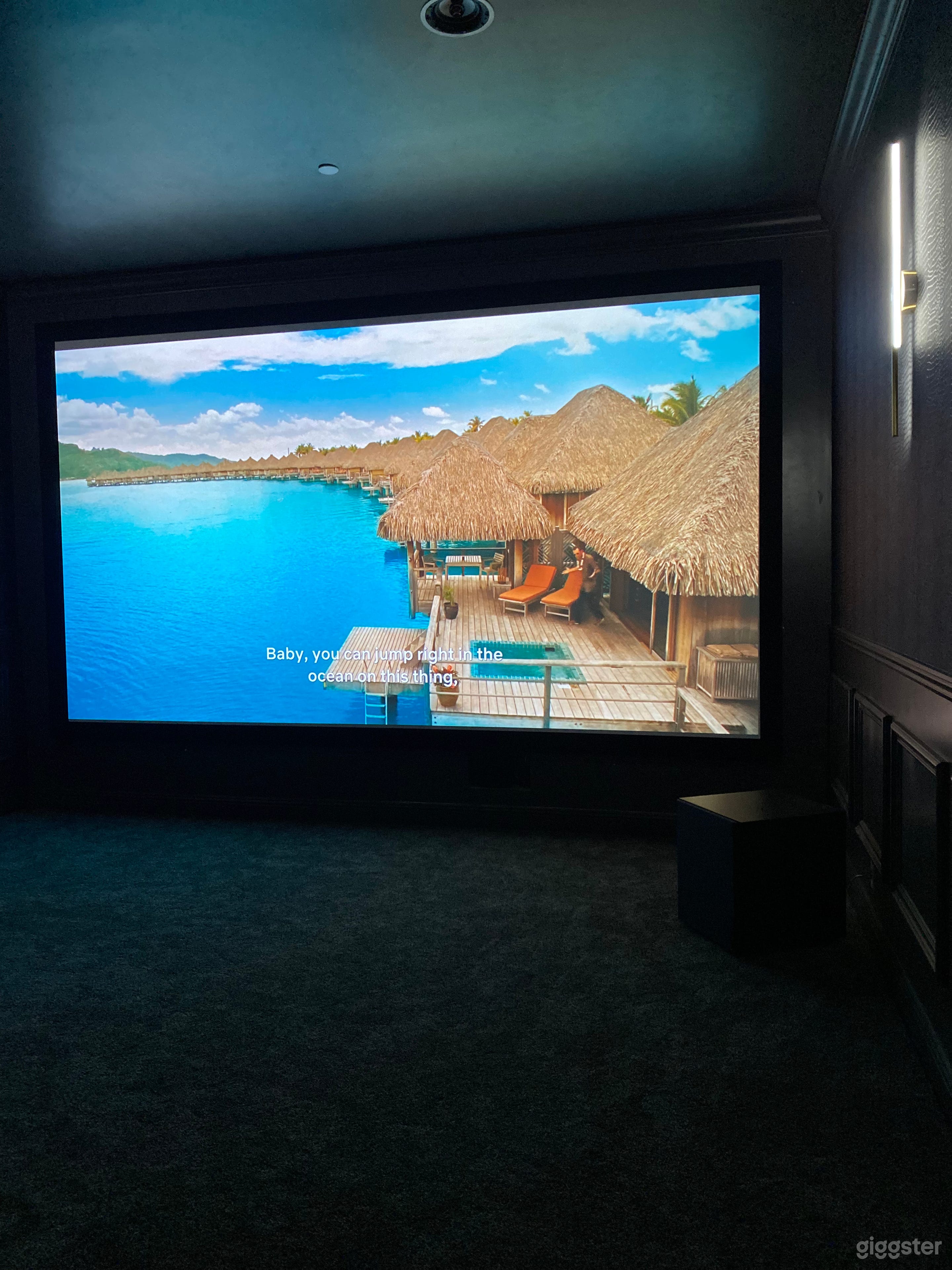 Spacious Craftsman Ideal for Creative Shoots Photo 3