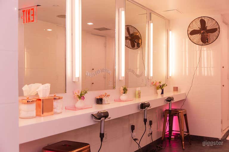  Open Space, 8 Bathrooms, Beautiful High Ceiling Lobby 