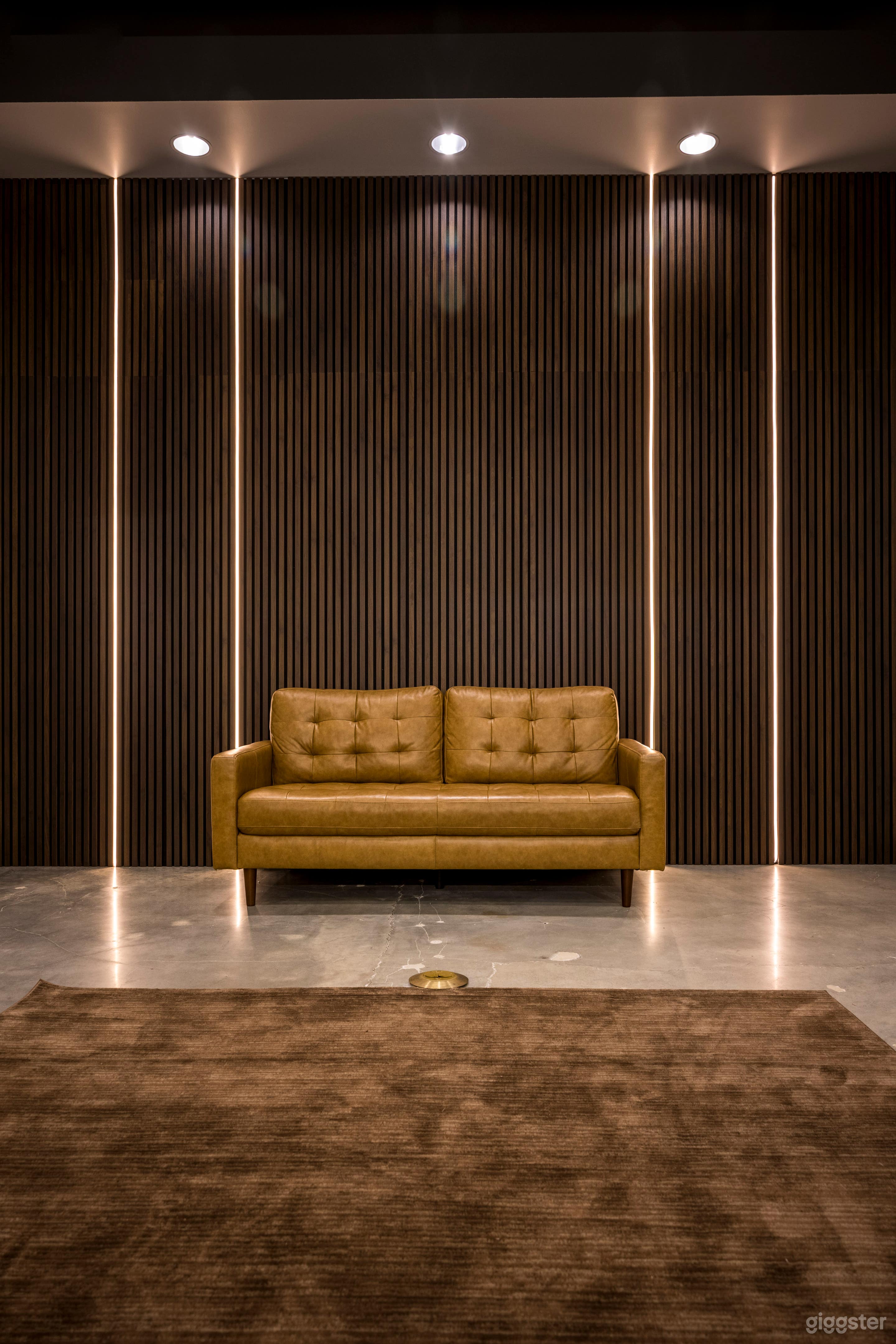 Versatile Downtown Studio Space for Photo & Video Production Photo 2