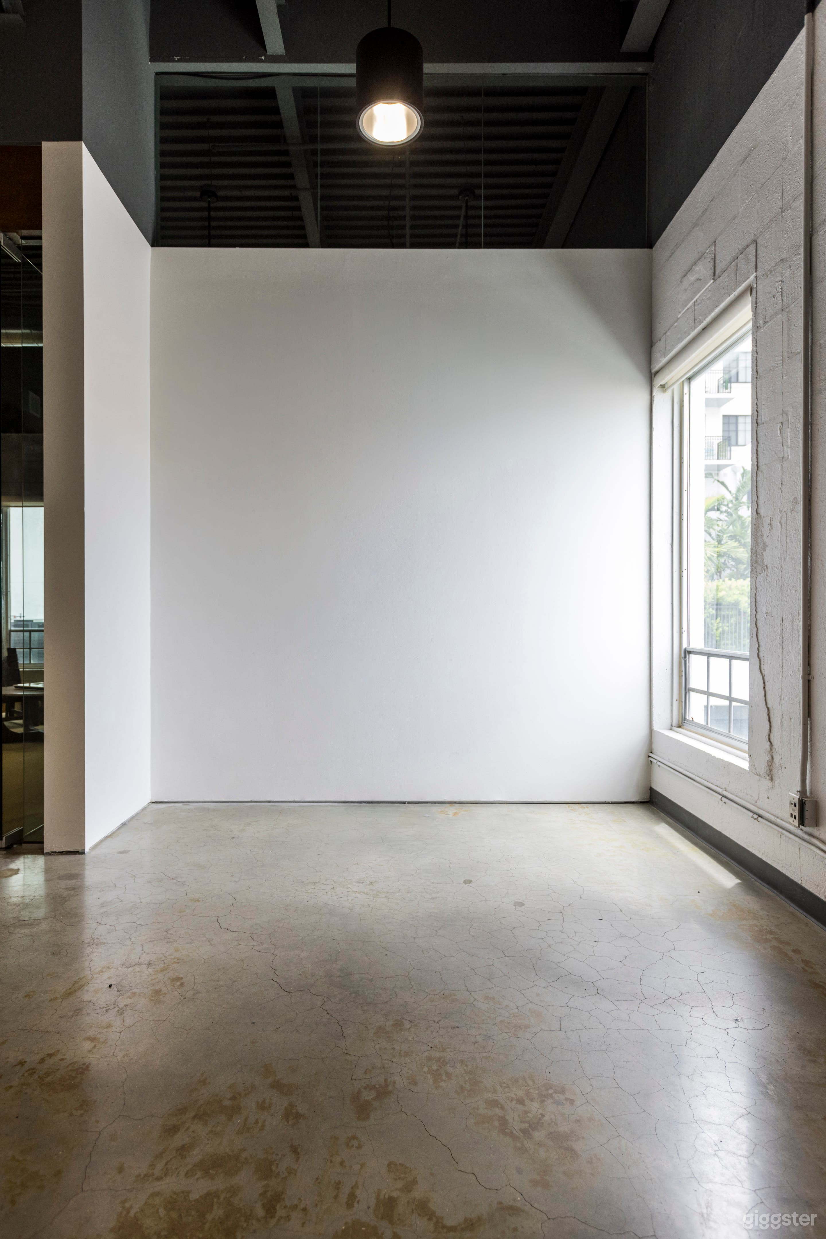 Versatile Downtown Studio Space for Photo & Video Production Photo 3
