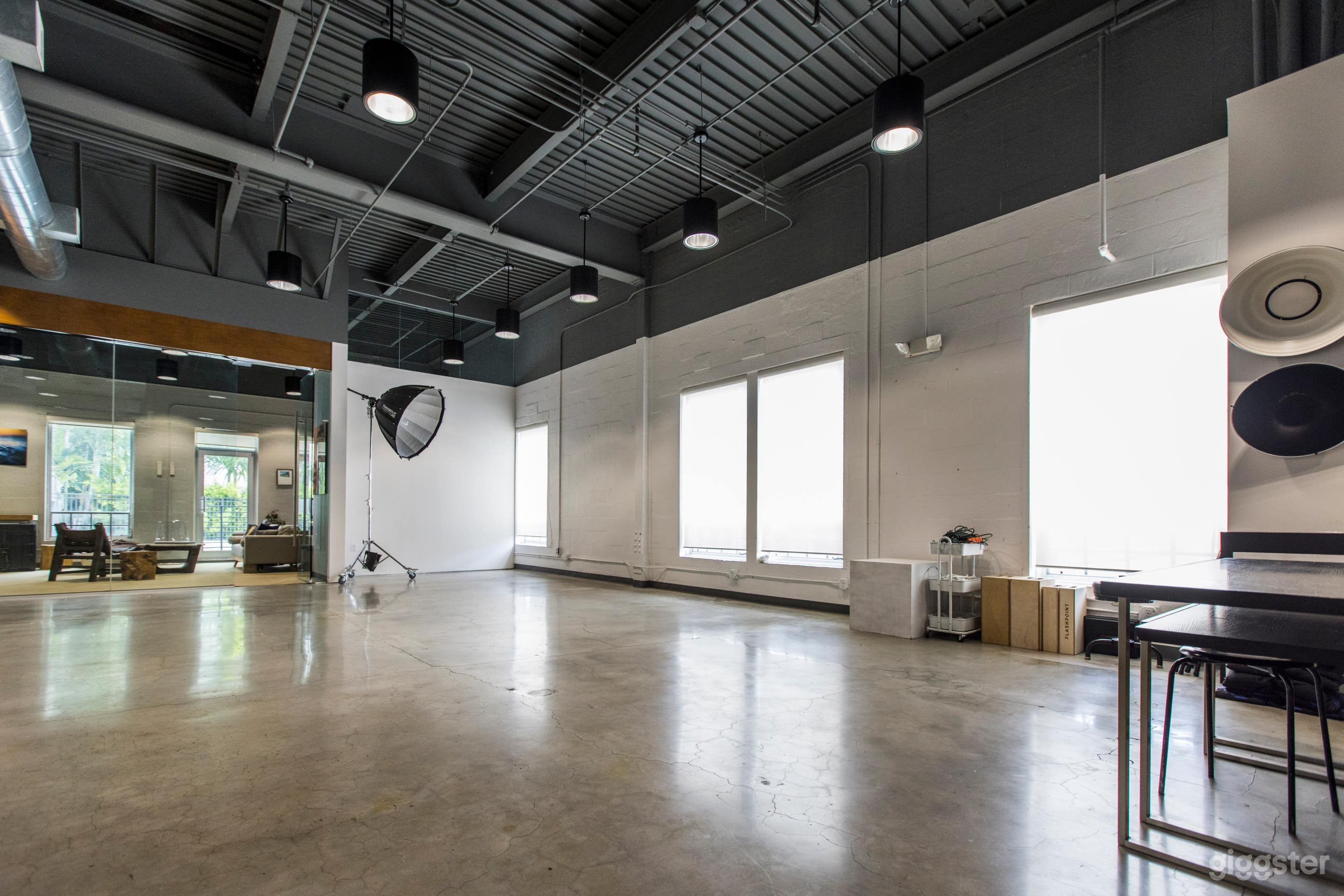 Versatile Downtown Studio Space for Photo & Video Production Photo 1