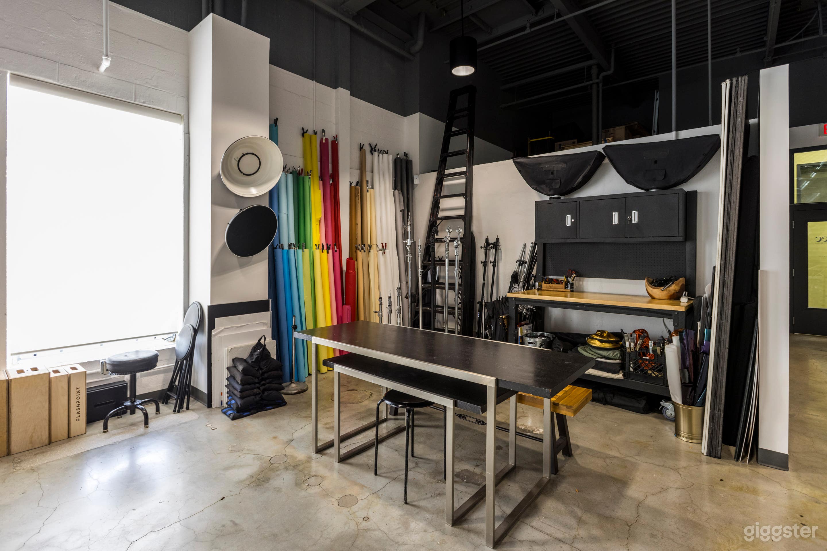 Versatile Downtown Studio Space for Photo & Video Production Photo 4