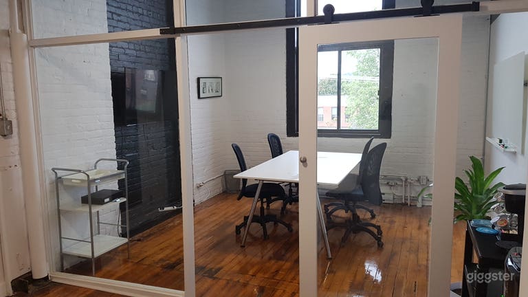  Smaller Meeting Room 