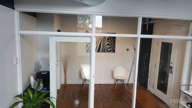  Smaller Meeting Room 