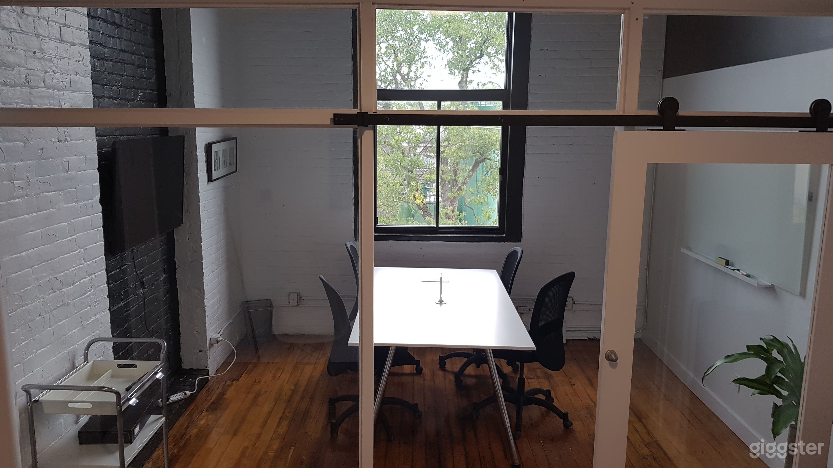 Smaller Meeting Room Photo 1