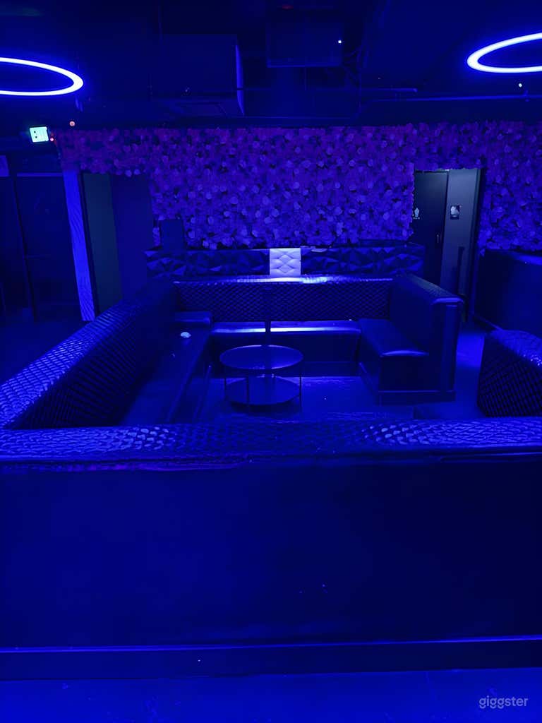  Luxe Lounge – Section B with DJ Booth 