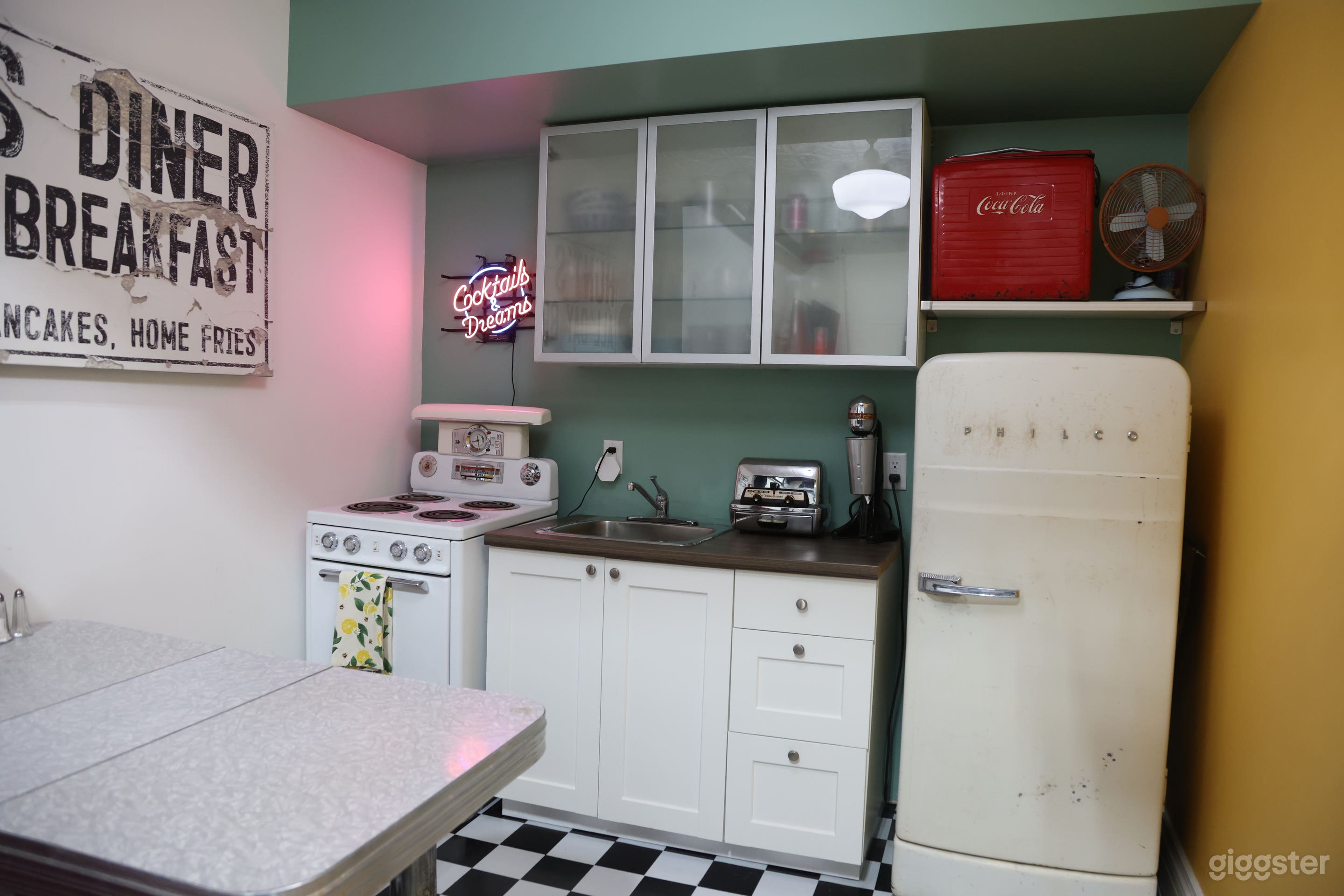 KILTER STUDIO B - VINTAGE MODERN LOFT Photo 4