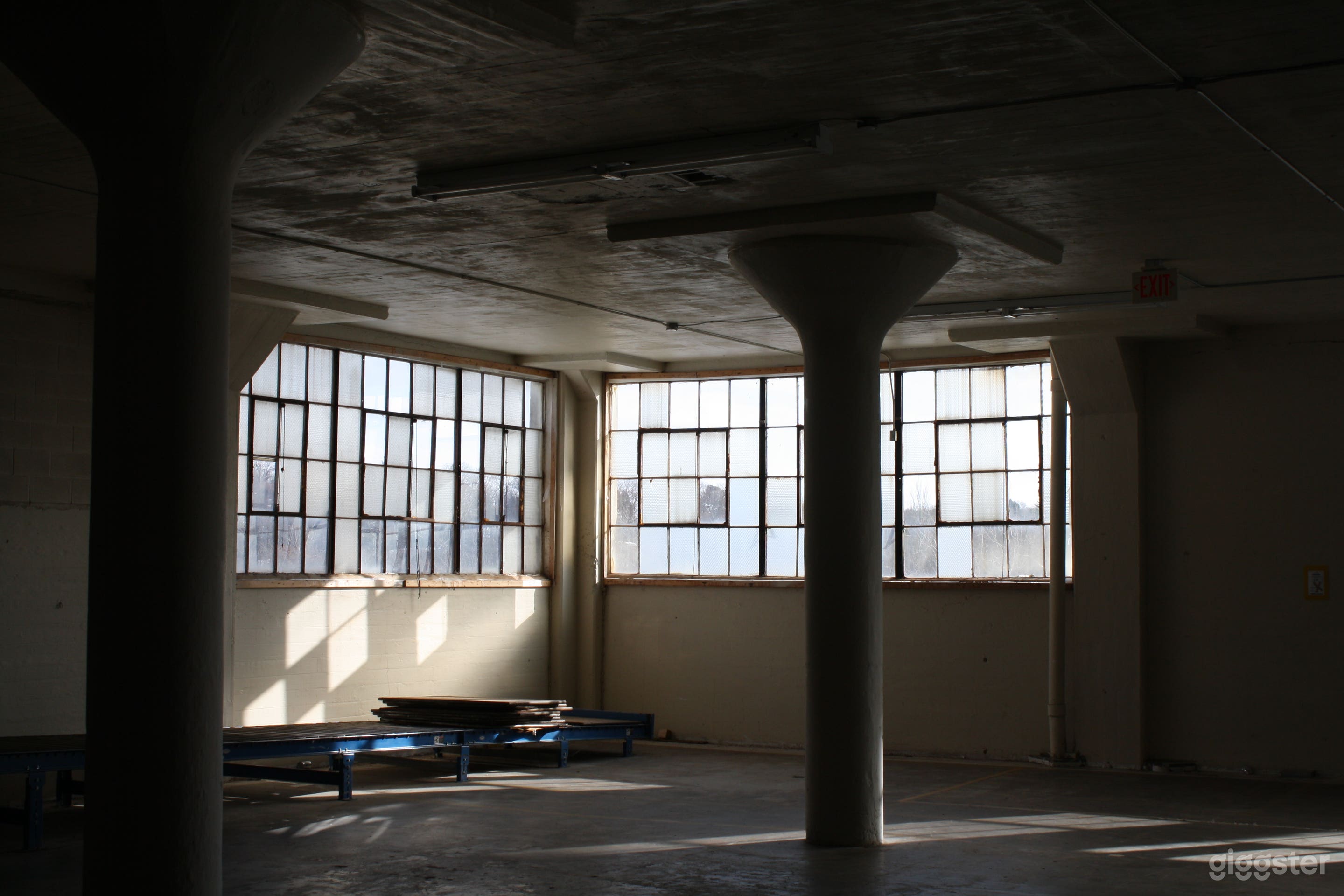 Historic Warehouse With Industrial Vibes Photo 3