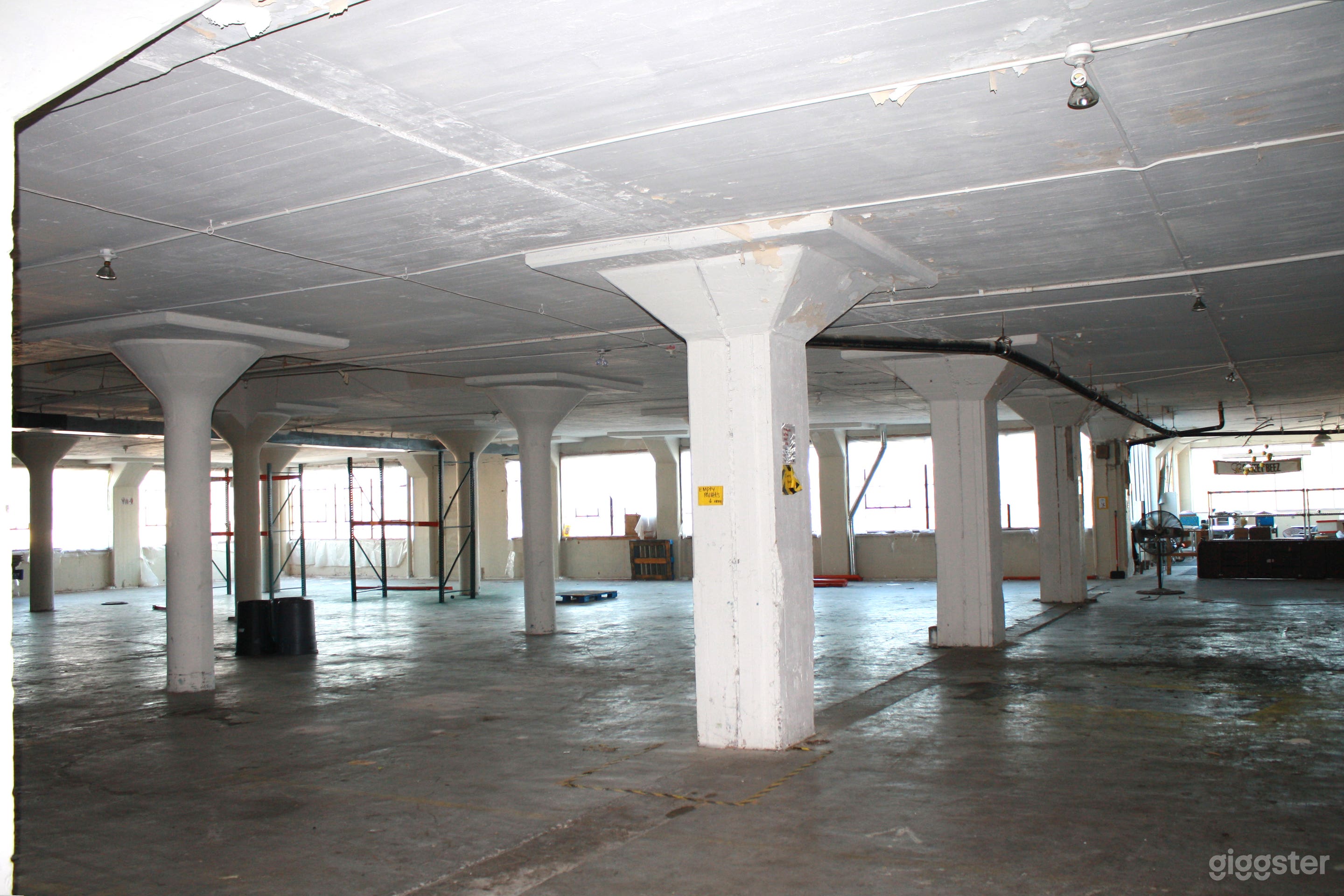 Historic Warehouse With Industrial Vibes Photo 1