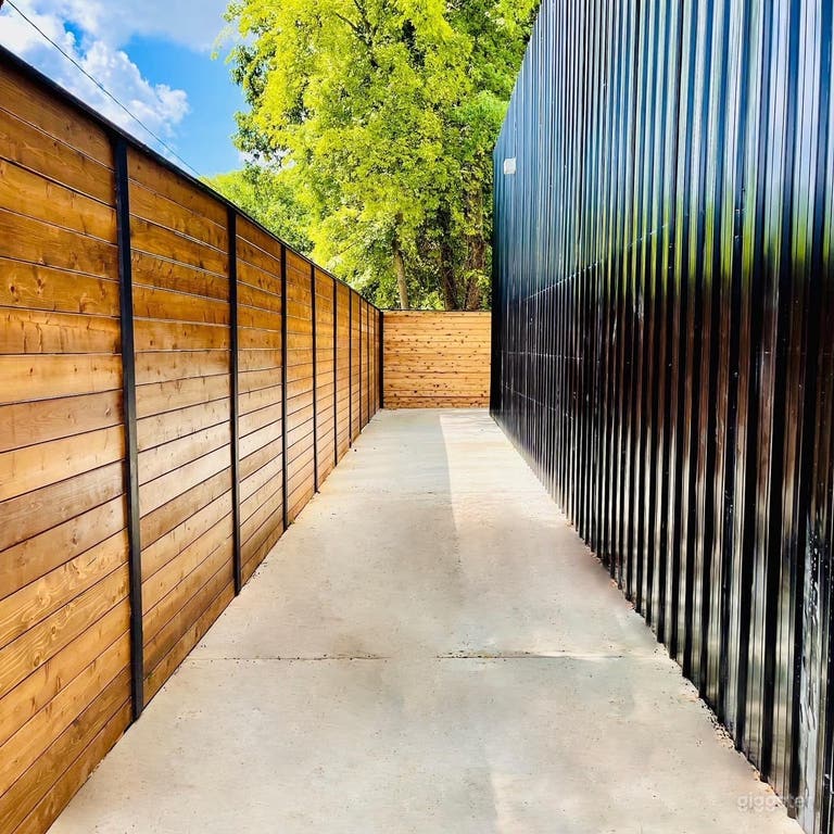  Speak-easy style, private entrance 