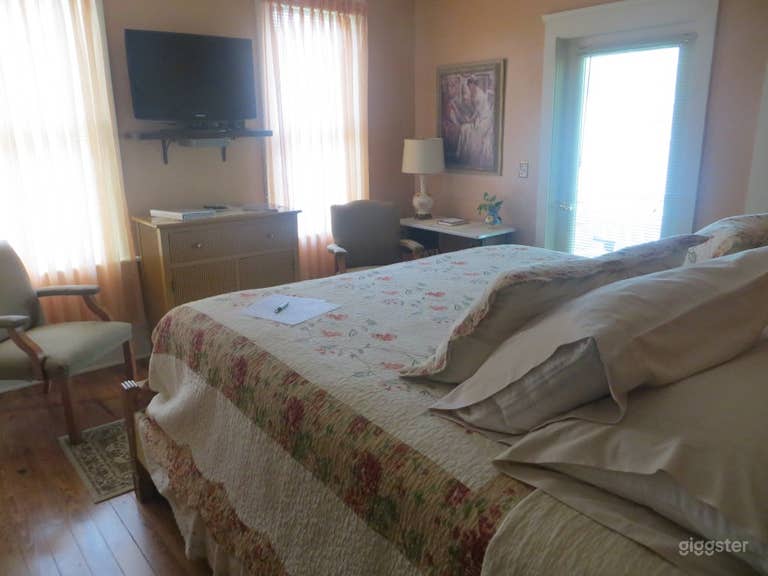  Romantic Hide-Away Suite Room 