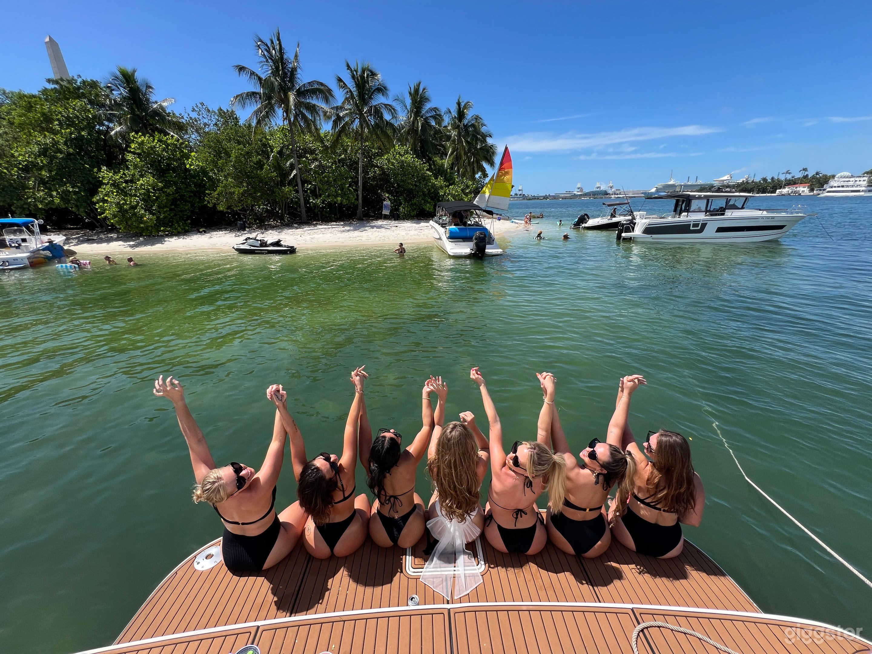 45’ Sea Ray Sun Dancer Yacht with ONE FREE HOUR Photo 1