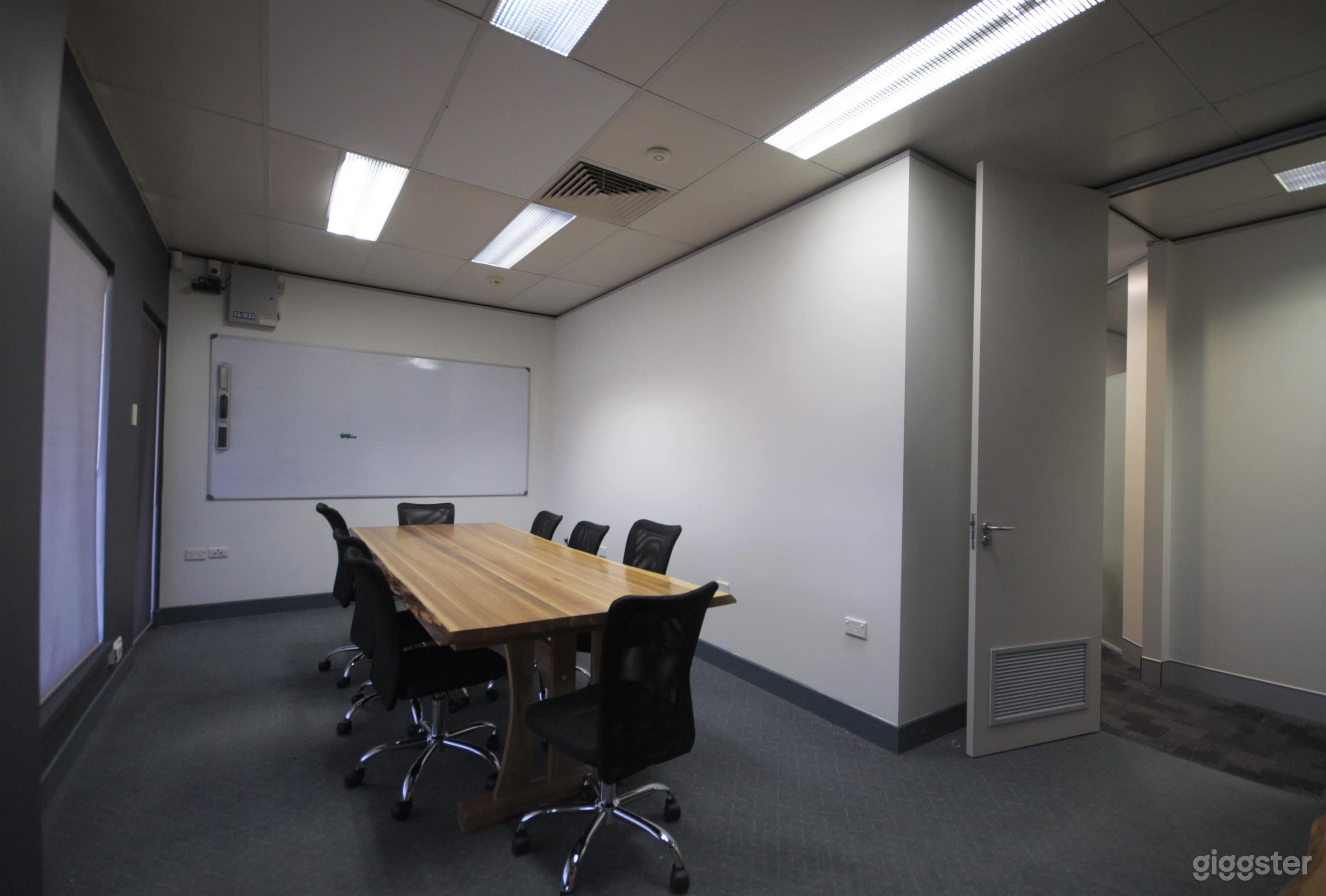 Beautiful Conventional Office in  Canning Vale Photo 4