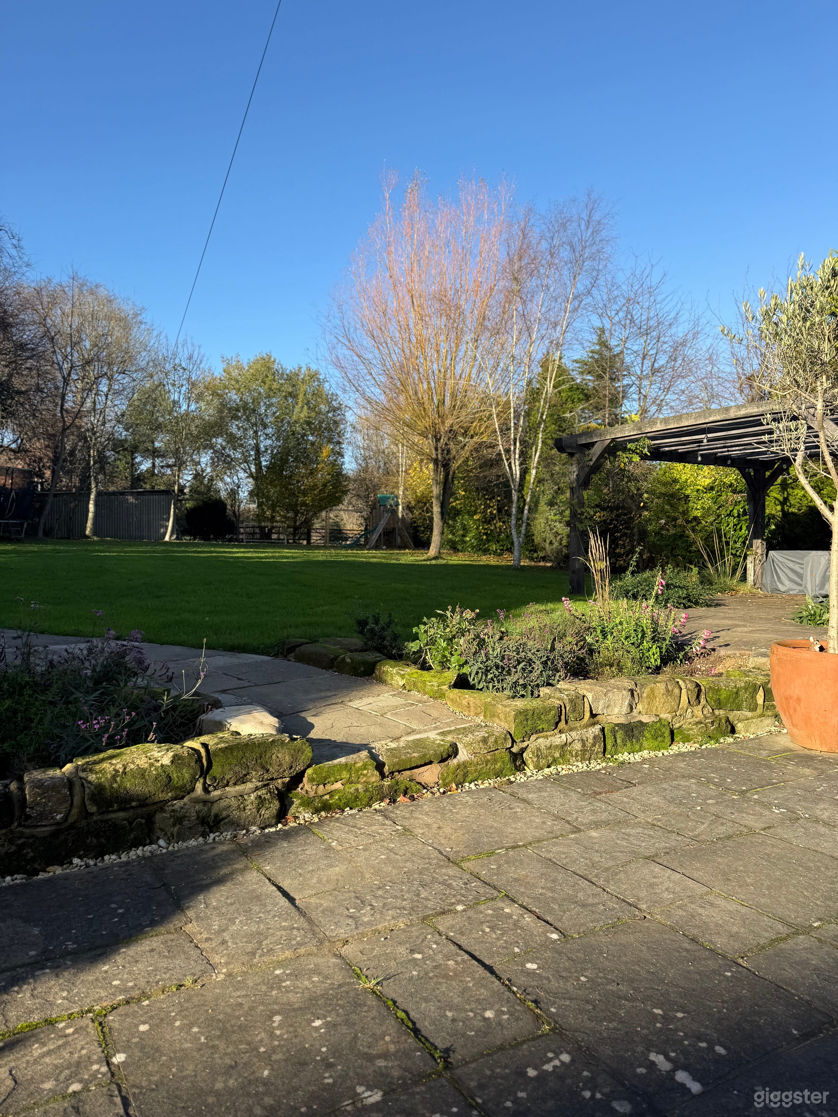 Modern Chic Country Farmhouse Photo 3