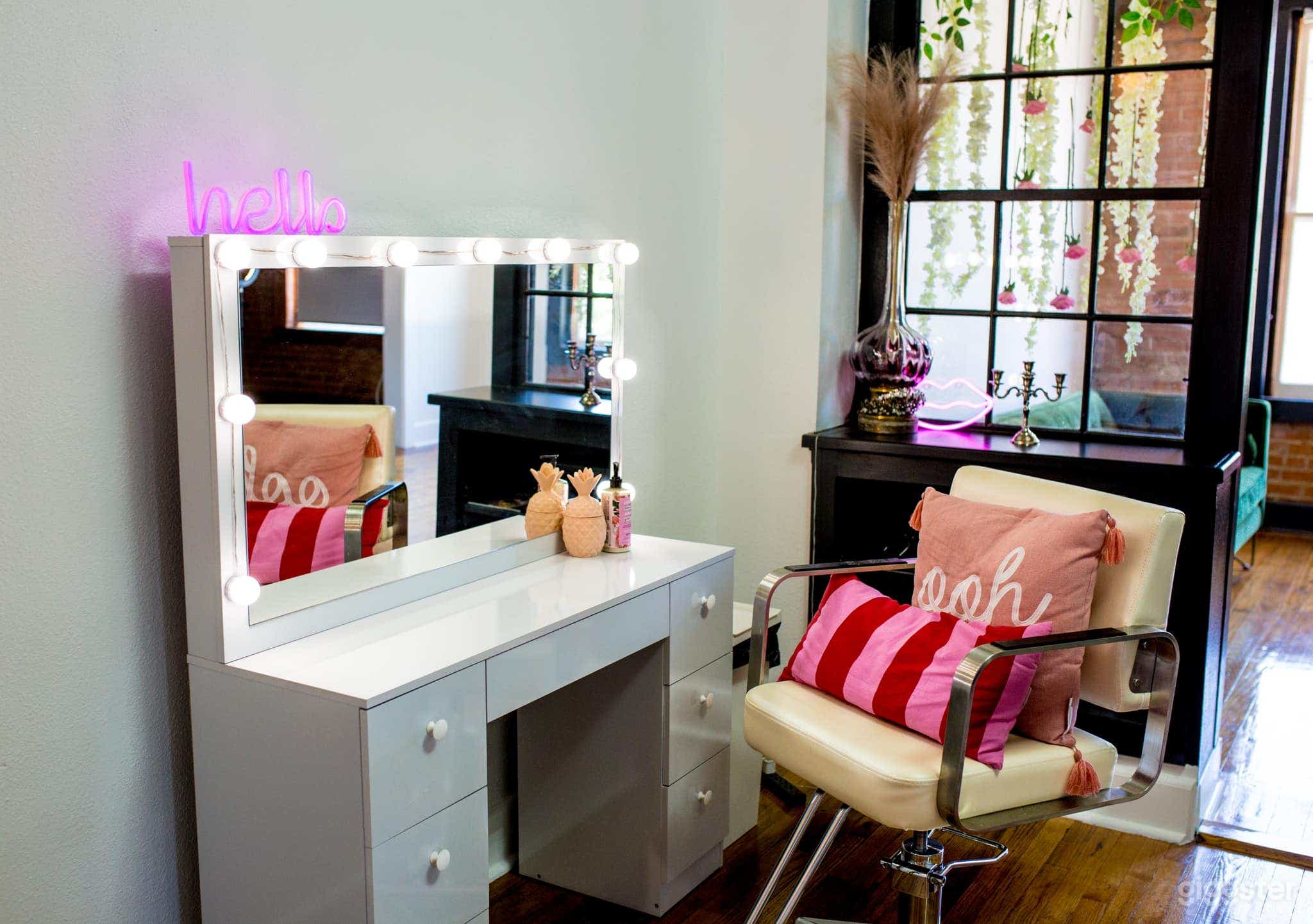  Luxury Downtown Mckinney Photo Studio Photo 3