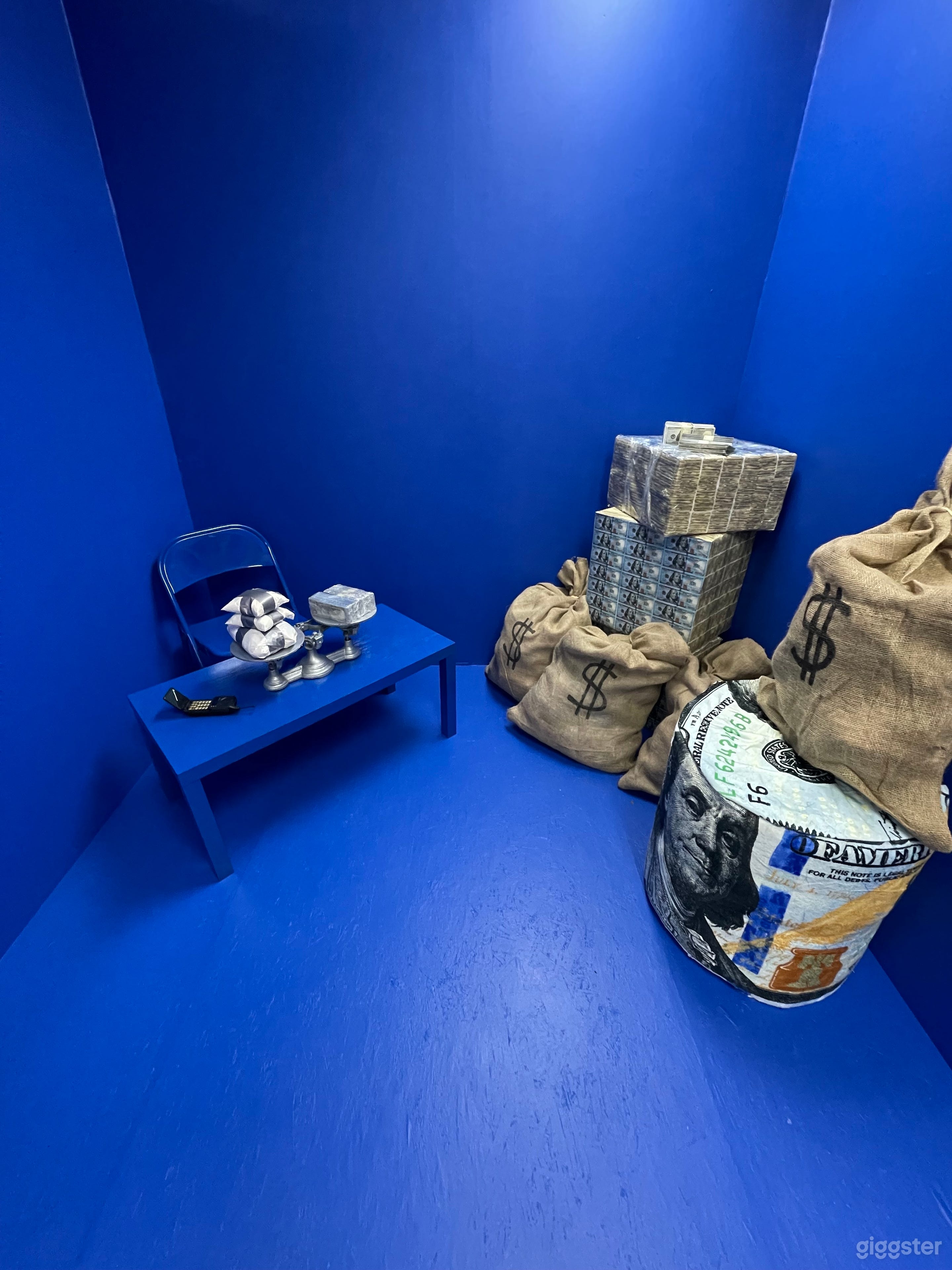 8 sets! SMOKING ALLOWED. Downtown LA Multicolored Photo 3