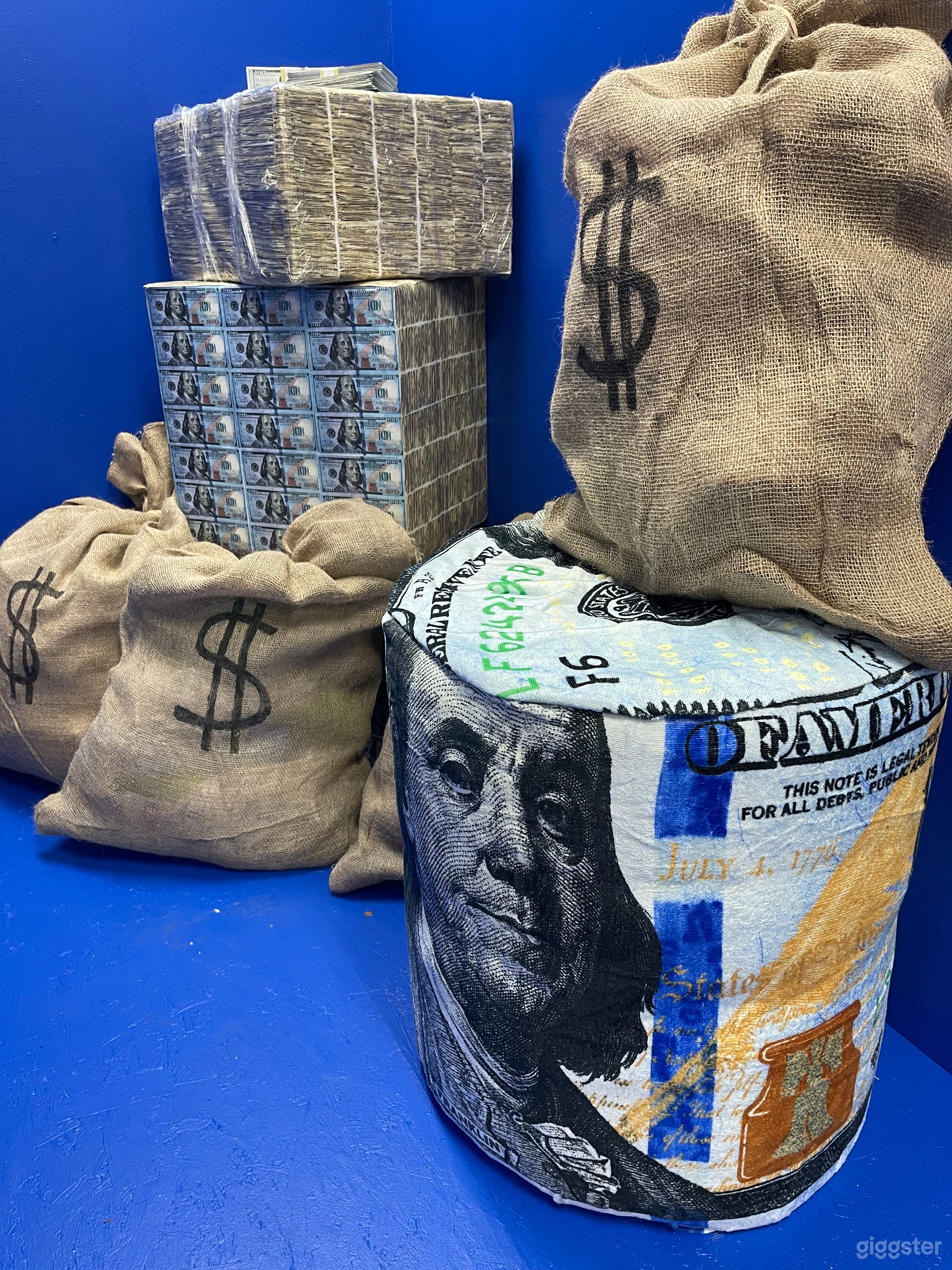 8 sets! SMOKING ALLOWED. Downtown LA Multicolored Photo 4