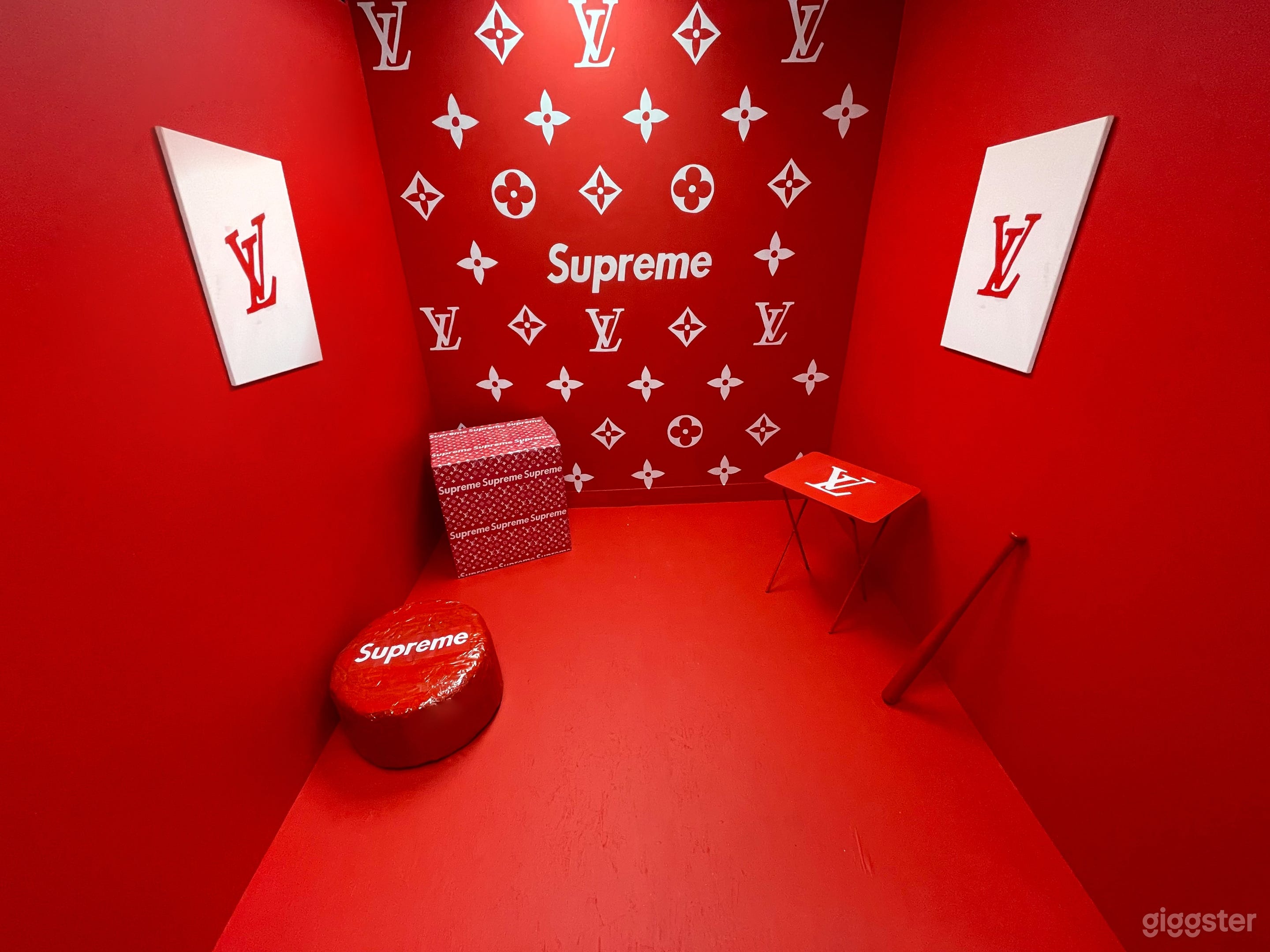 8 sets! SMOKING ALLOWED. Downtown LA Multicolored Photo 1