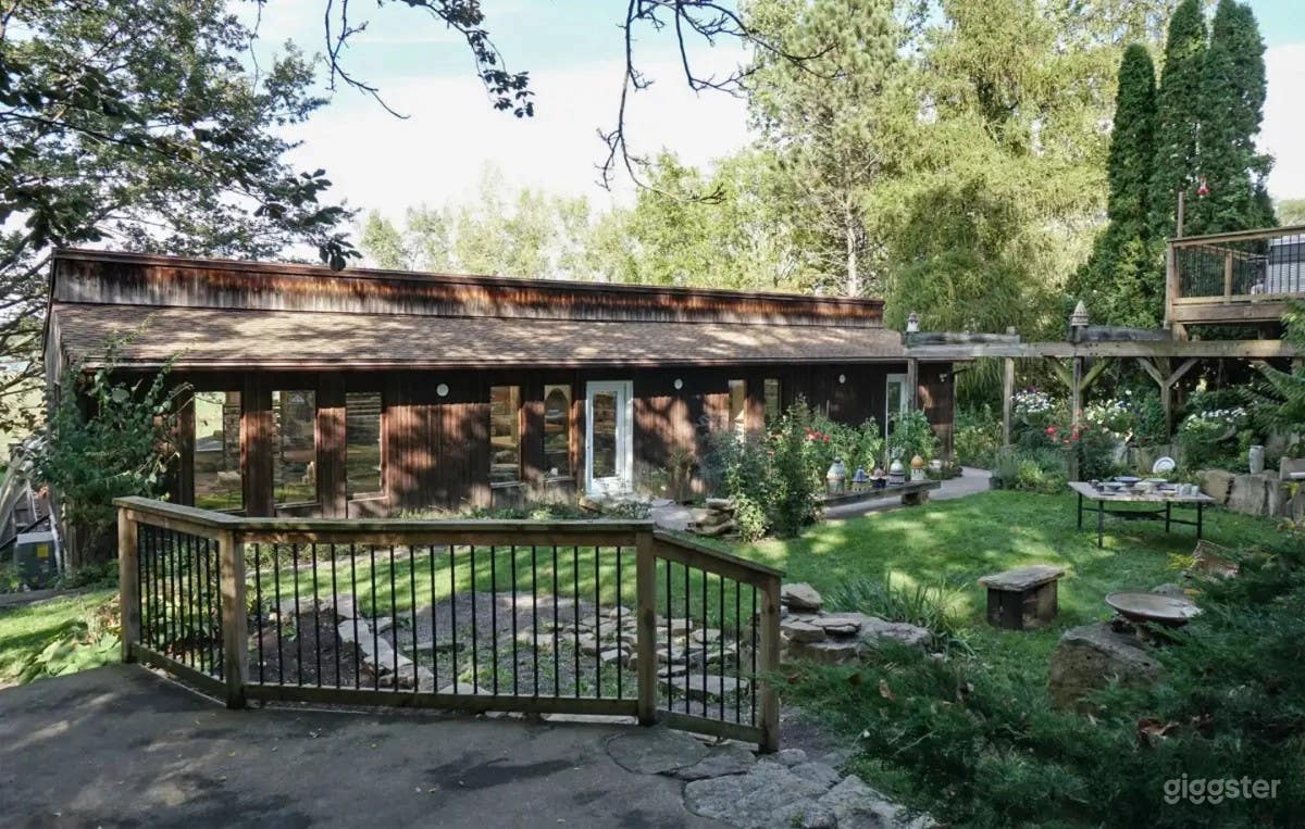 Creative Estate with Gallery, Studios, Gardens & Views Photo 1