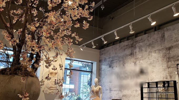 Modern &amp; Boho Bridal Boutique in Montreal Photo 4