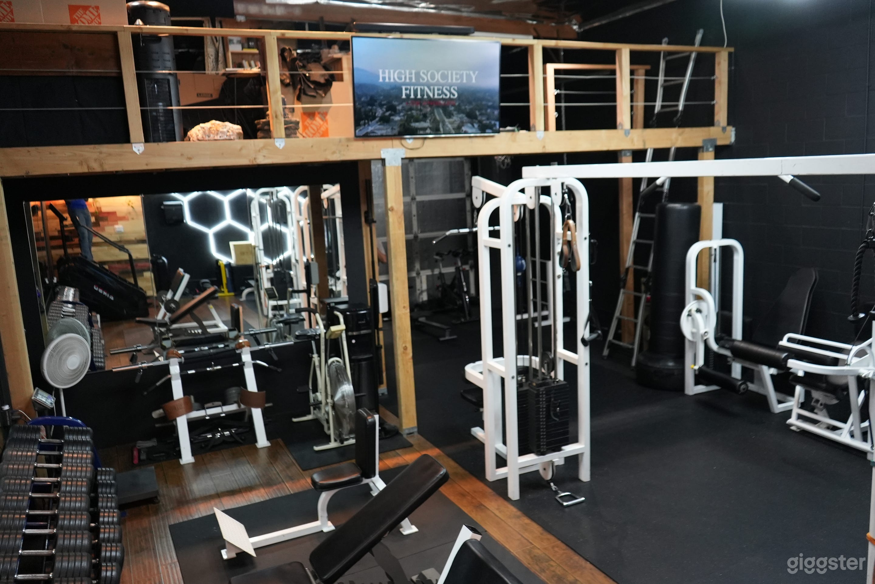 Fitness Studio / Gym Photo 4