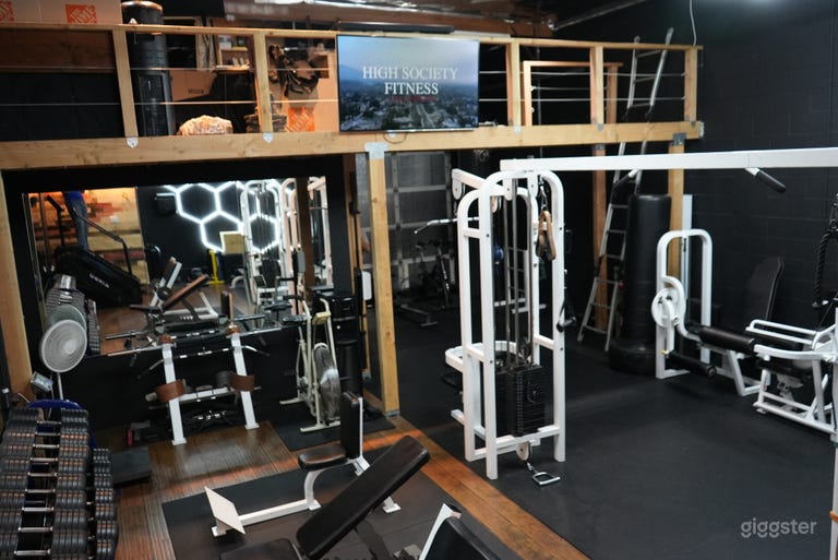  Fitness Studio / Gym 