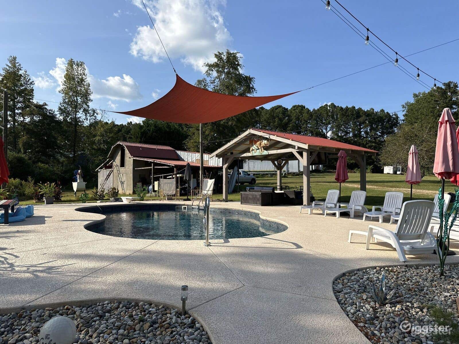 Excluded pool in south side Photo 2