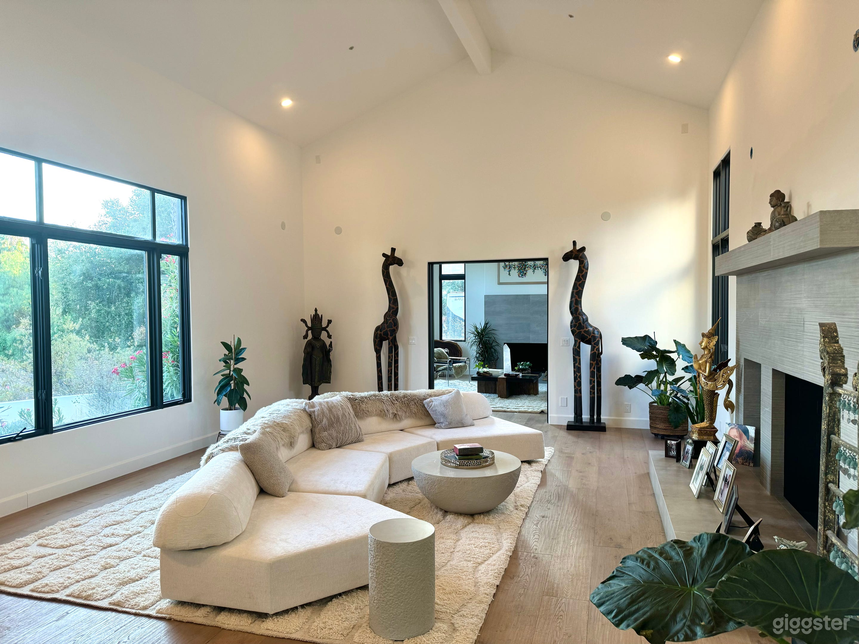 Luxury Estate surrounded by nature Photo 2