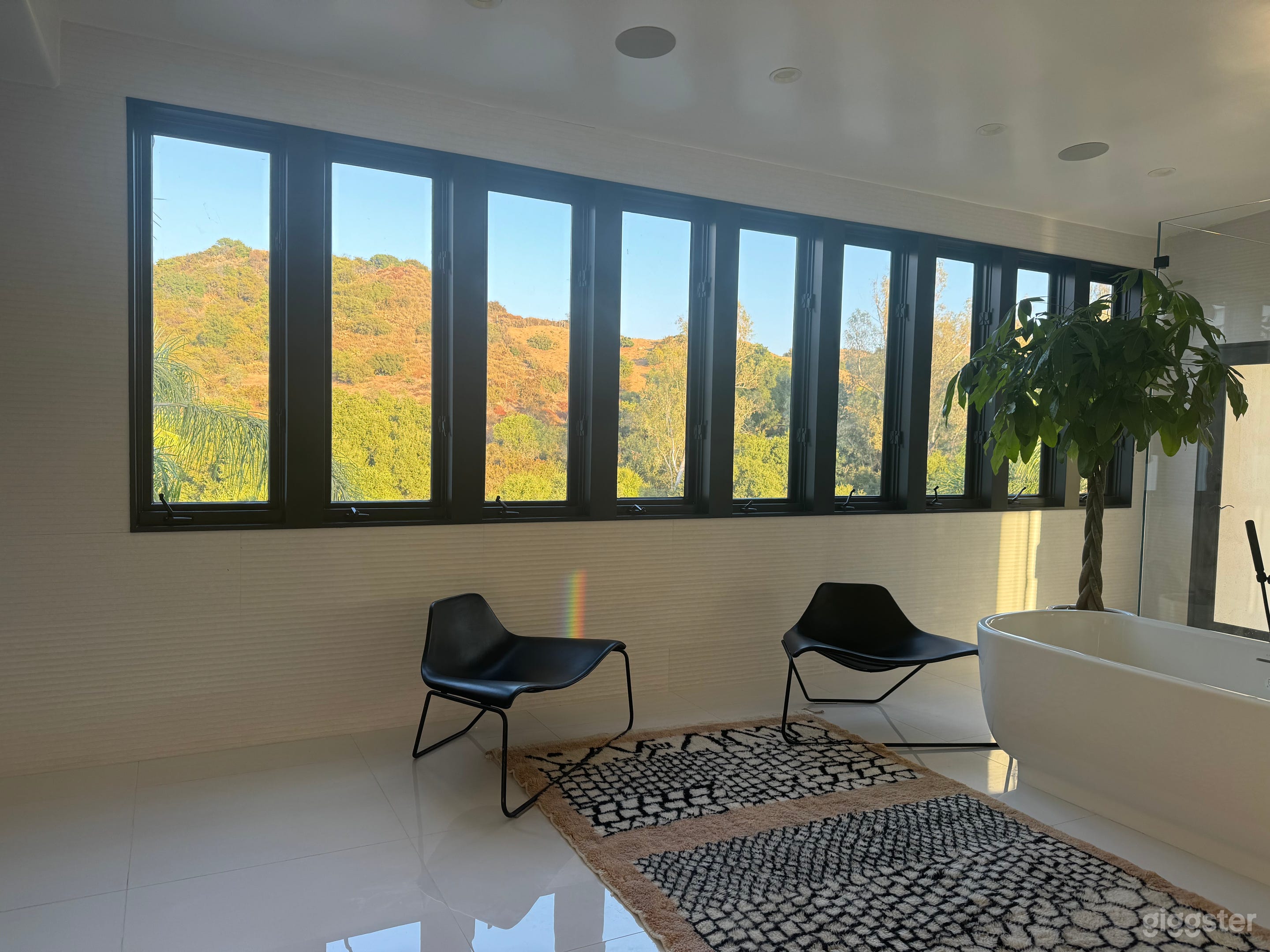 Luxury Estate surrounded by nature Photo 4