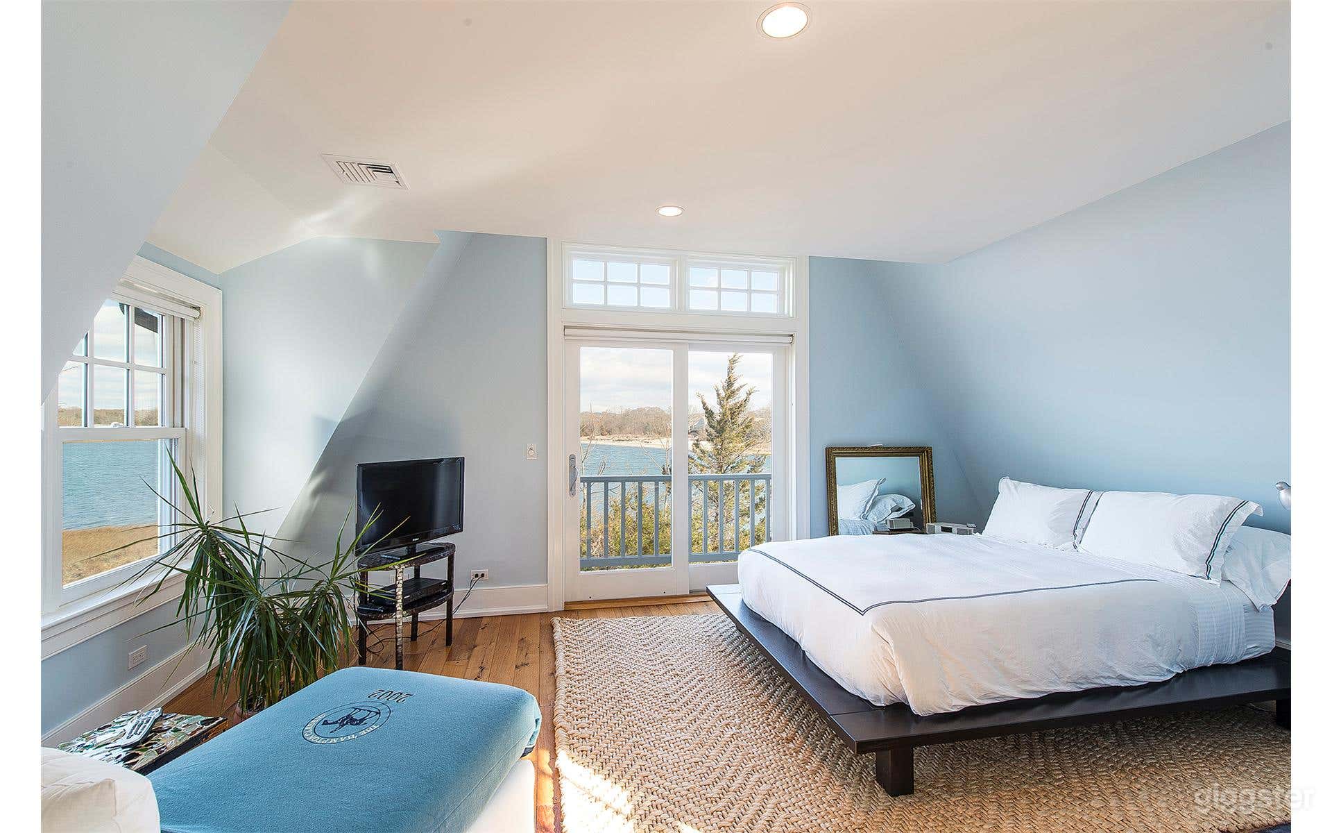 Large Hamptons estate home: Location 5114 Photo 2