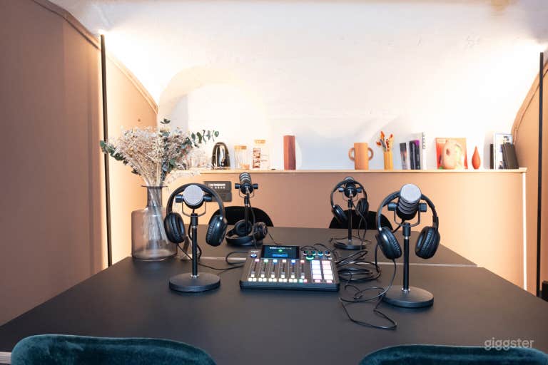  Professionelles, voll ausgestattetes Podcast-Studio in Paris 