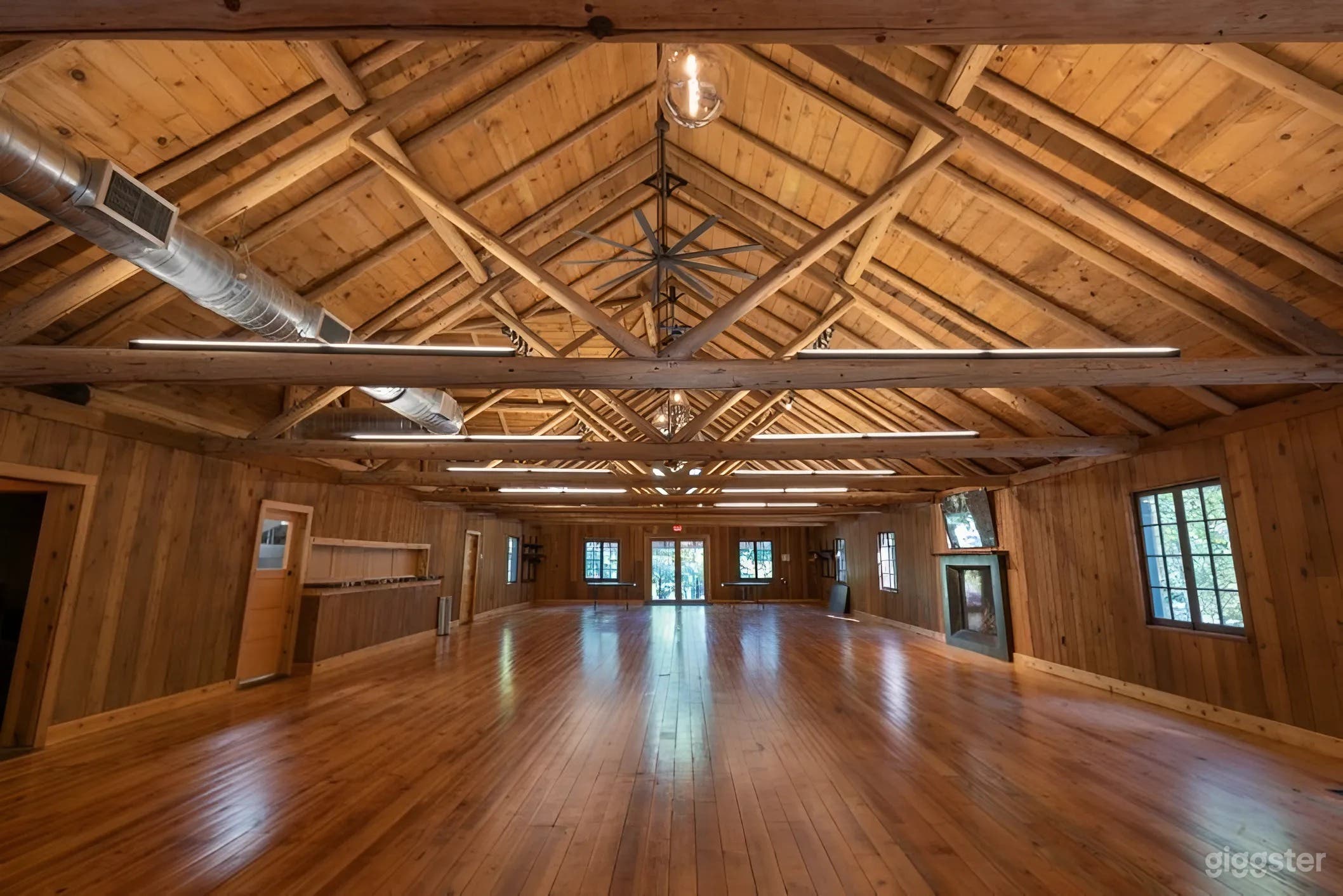 Rustic Gathering Hall with Industrial Kitchen &amp; Outdoor Patio – Seats Up to 200 Photo 2