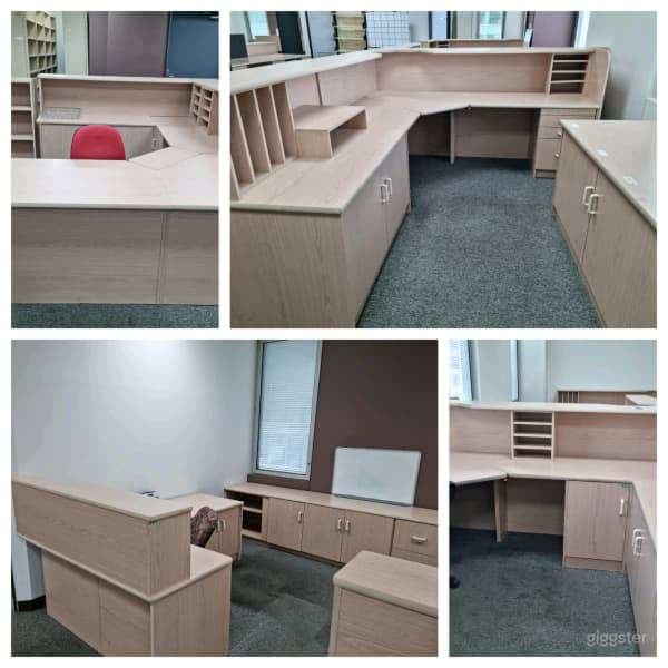 Open office with natural lighting all round Photo 4