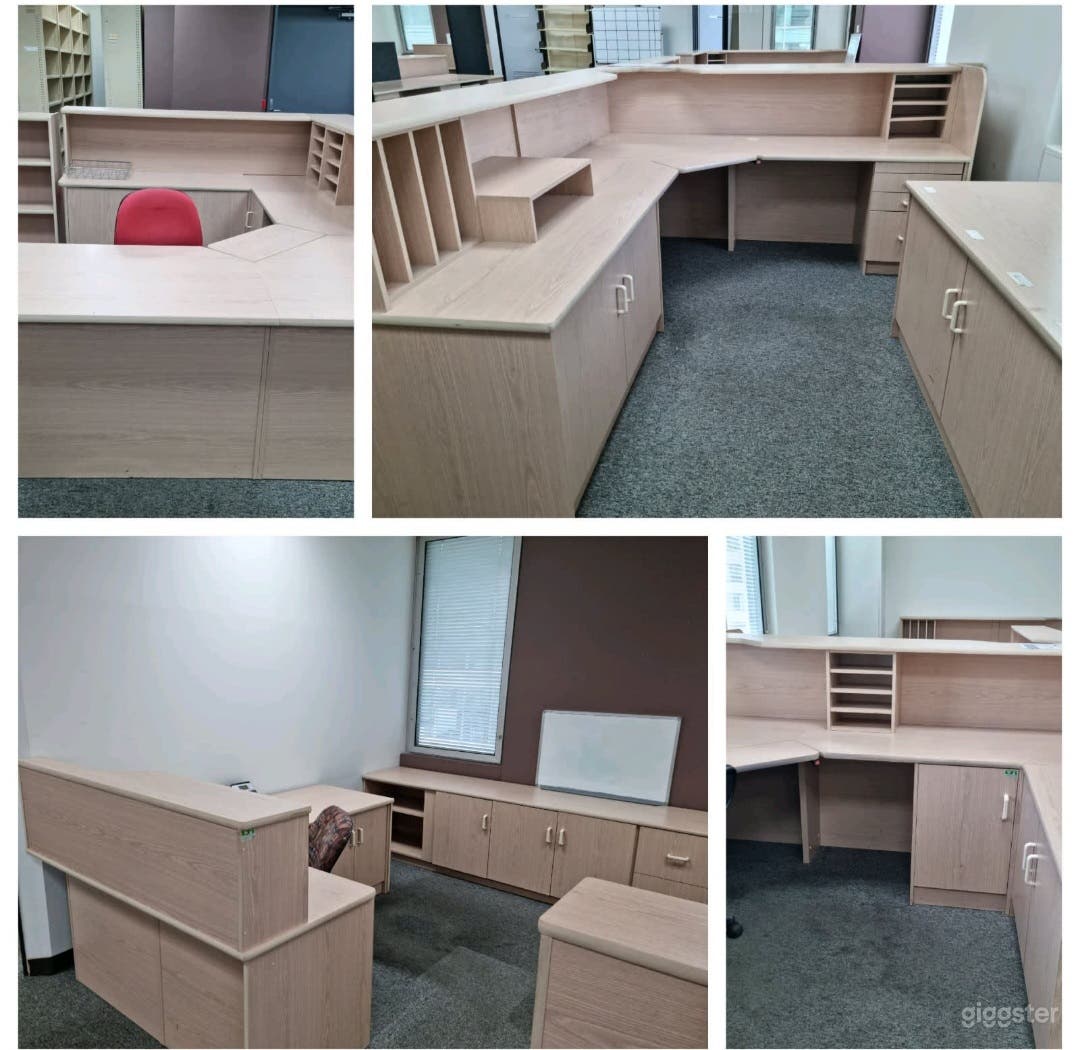 Open office with natural lighting all round Photo 1