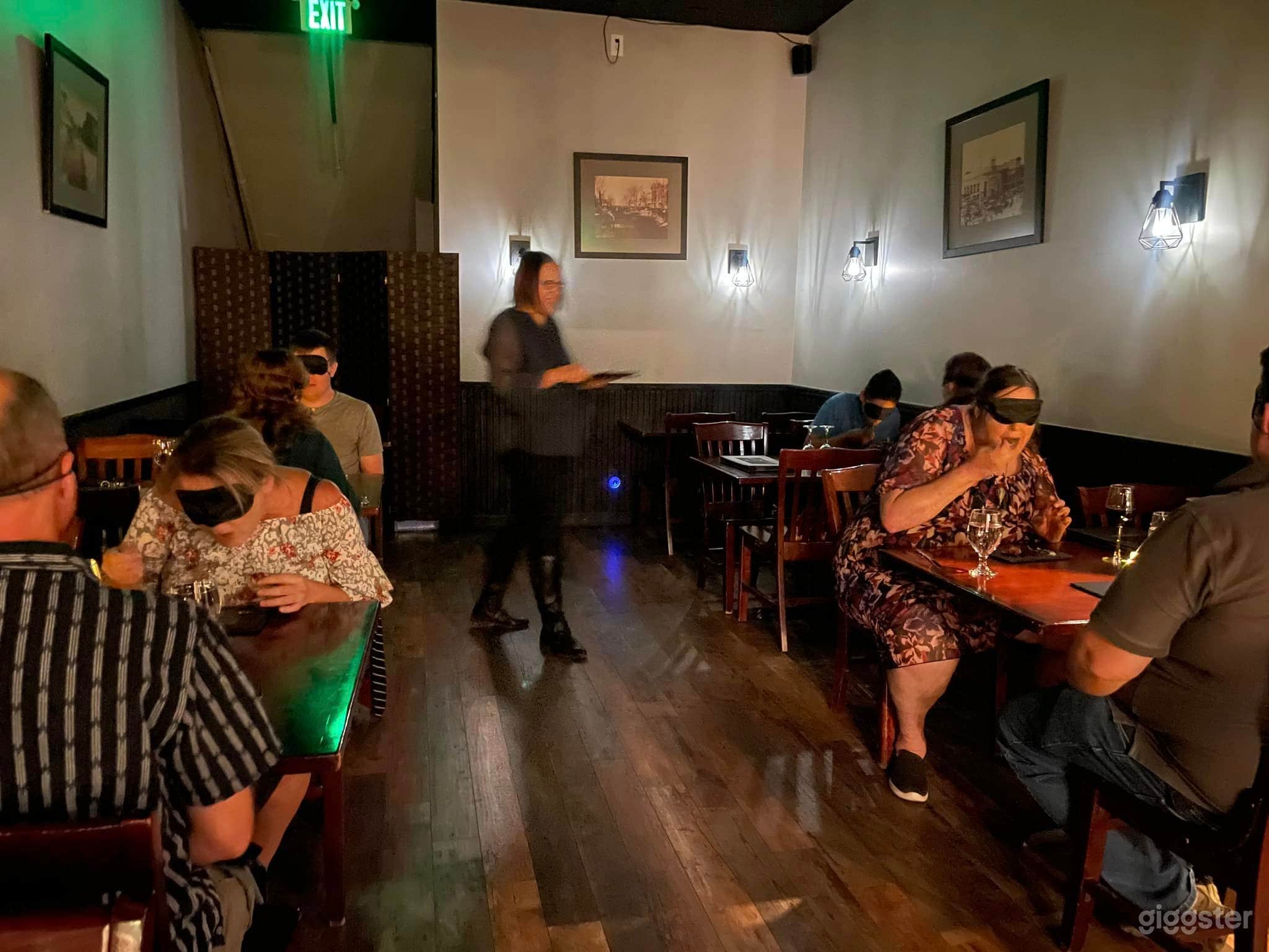 Stylish Sky Lounge Photo 3