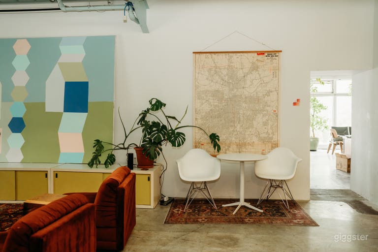  Chic Lovely Lounge on the Westside 