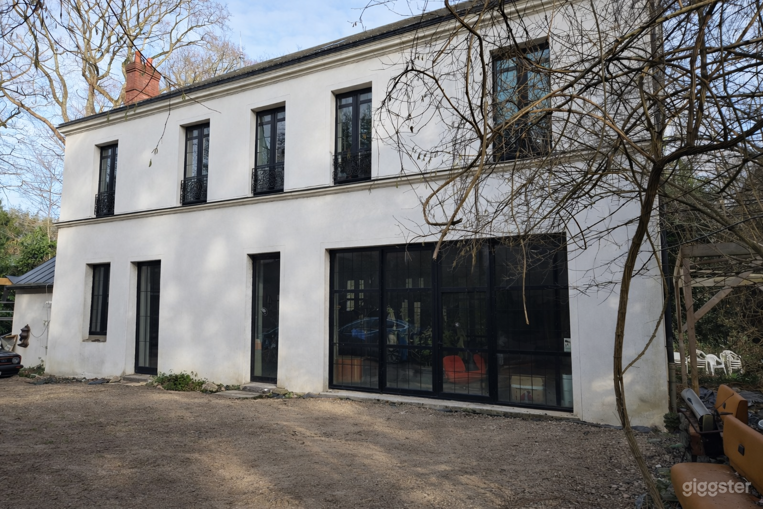 Photo de Manoir Napoléon III esprit loft dans un parc boisé de 2 ha 2
