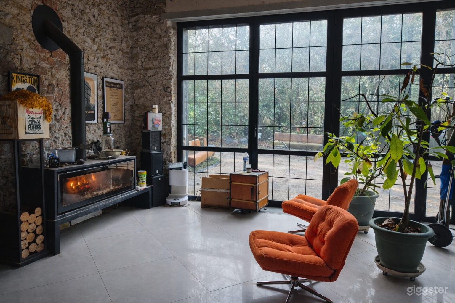 Photo de Manoir Napoléon III esprit loft dans un parc boisé de 2 ha 1