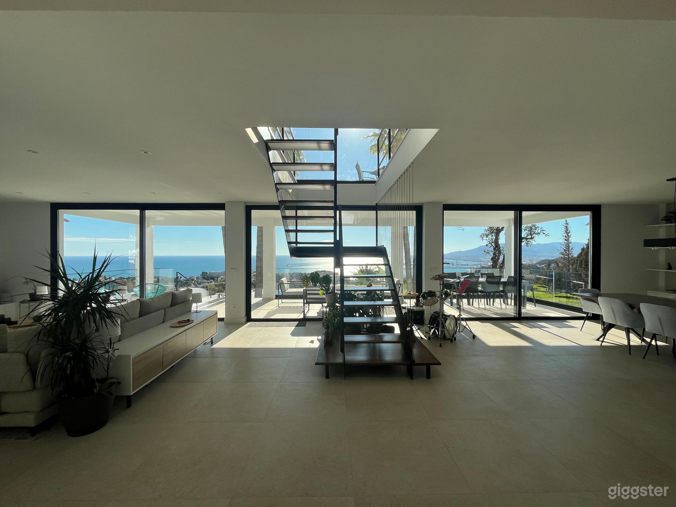 Villa Moderna de Lujo con Piscina Infinita y Vistas al Mar de 180° Foto 4