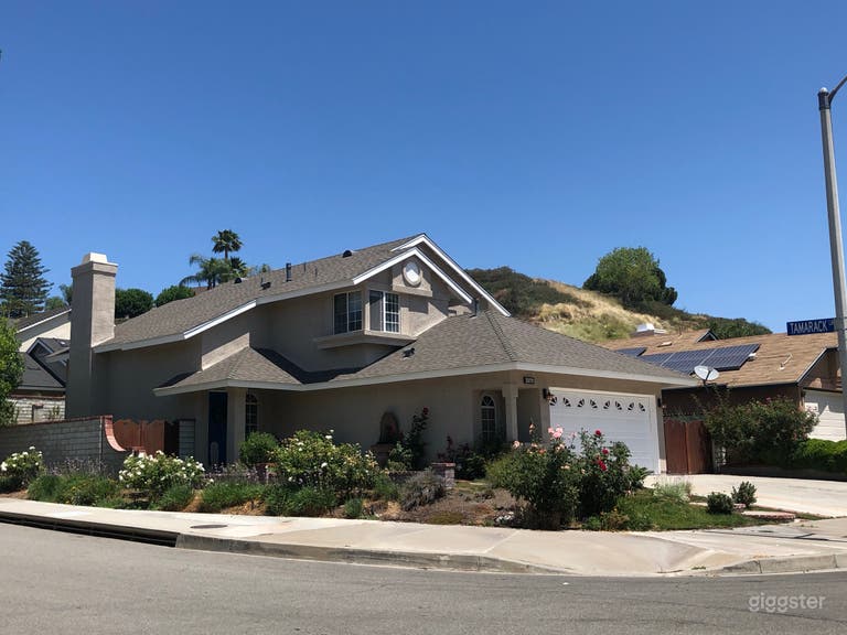  Beautiful Cottage Home On Corner of Quiet Street 