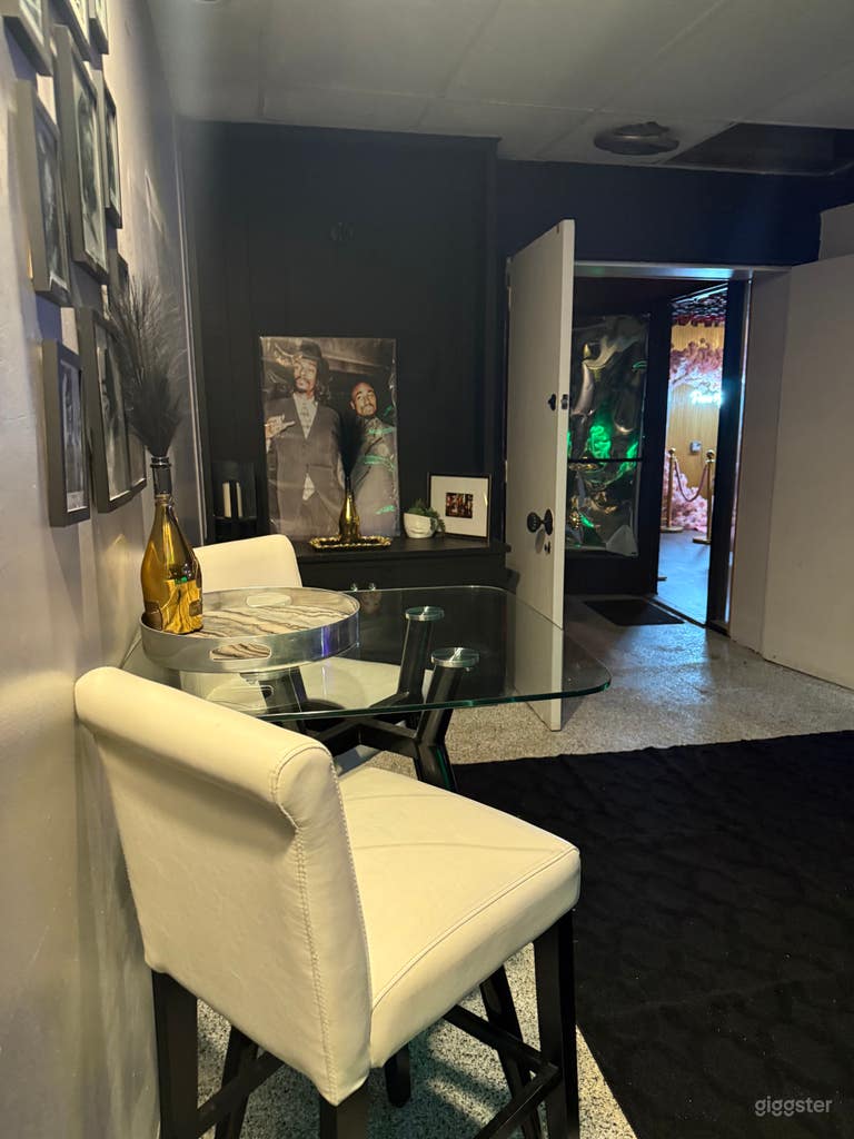  Adaptable space with TOP NOTCH amenities! 