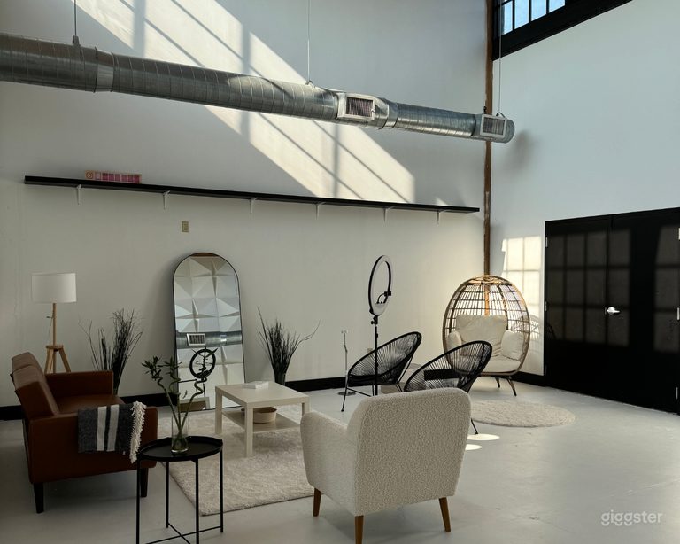  Industrial Loft Style Studio 