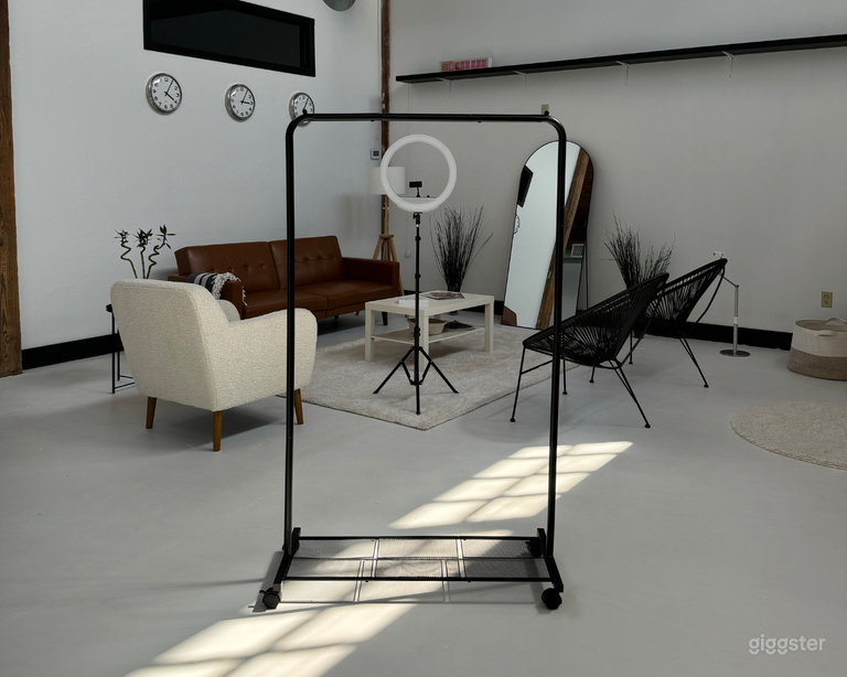  Industrial Loft Style Studio 