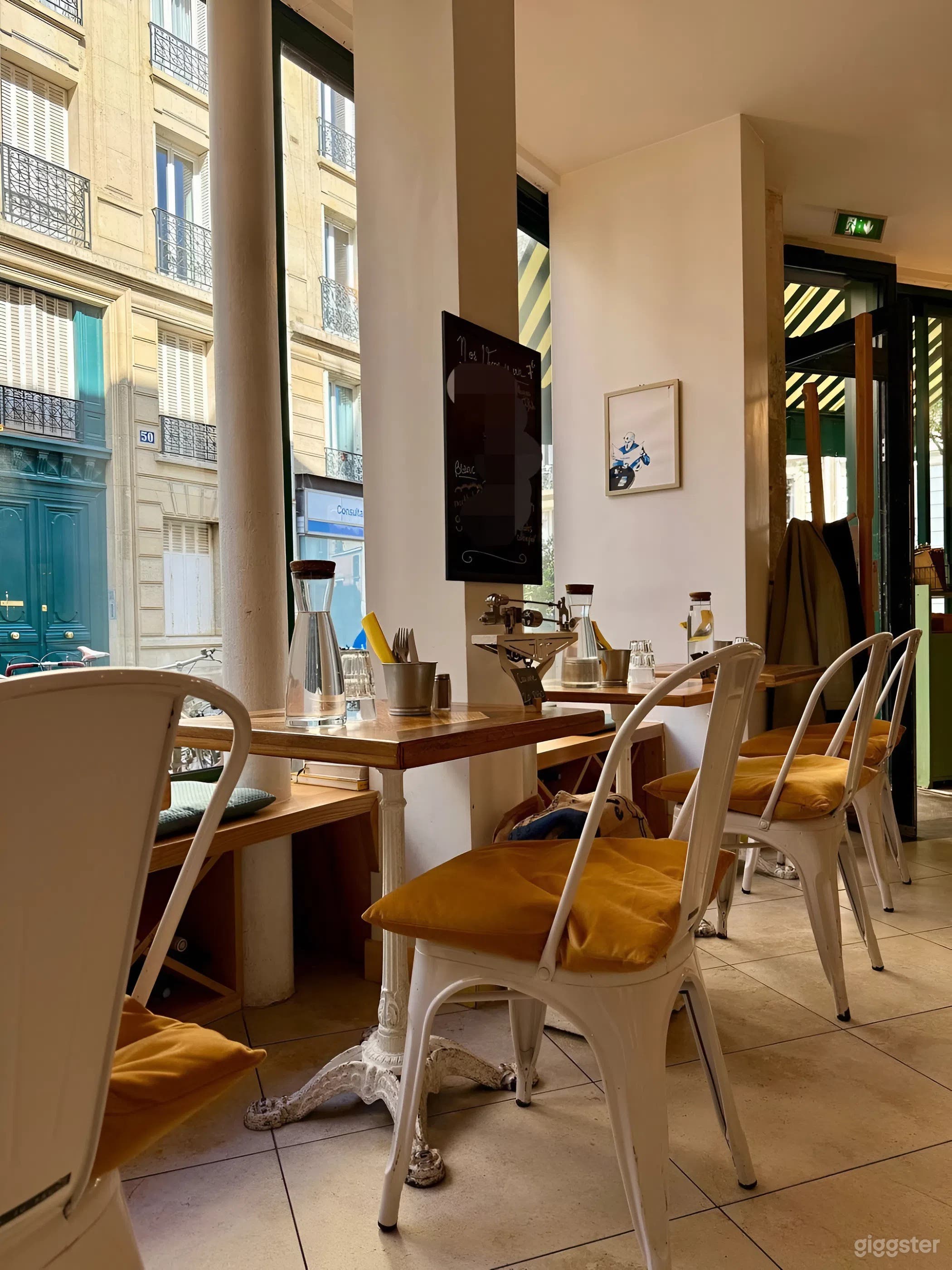 Photo de Café-restaurant végétarien moderne à Paris 4